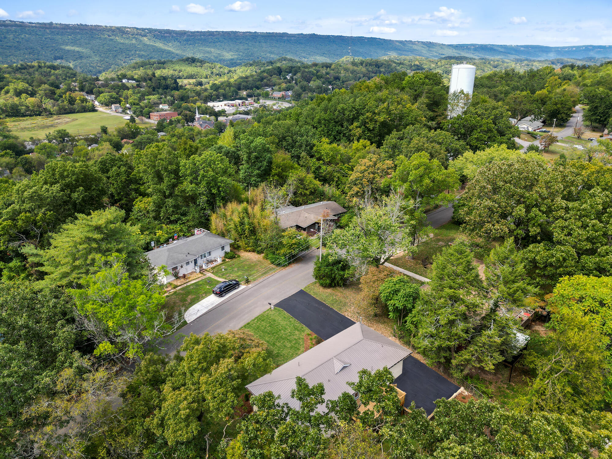 3594 Knollwood Hill Drive