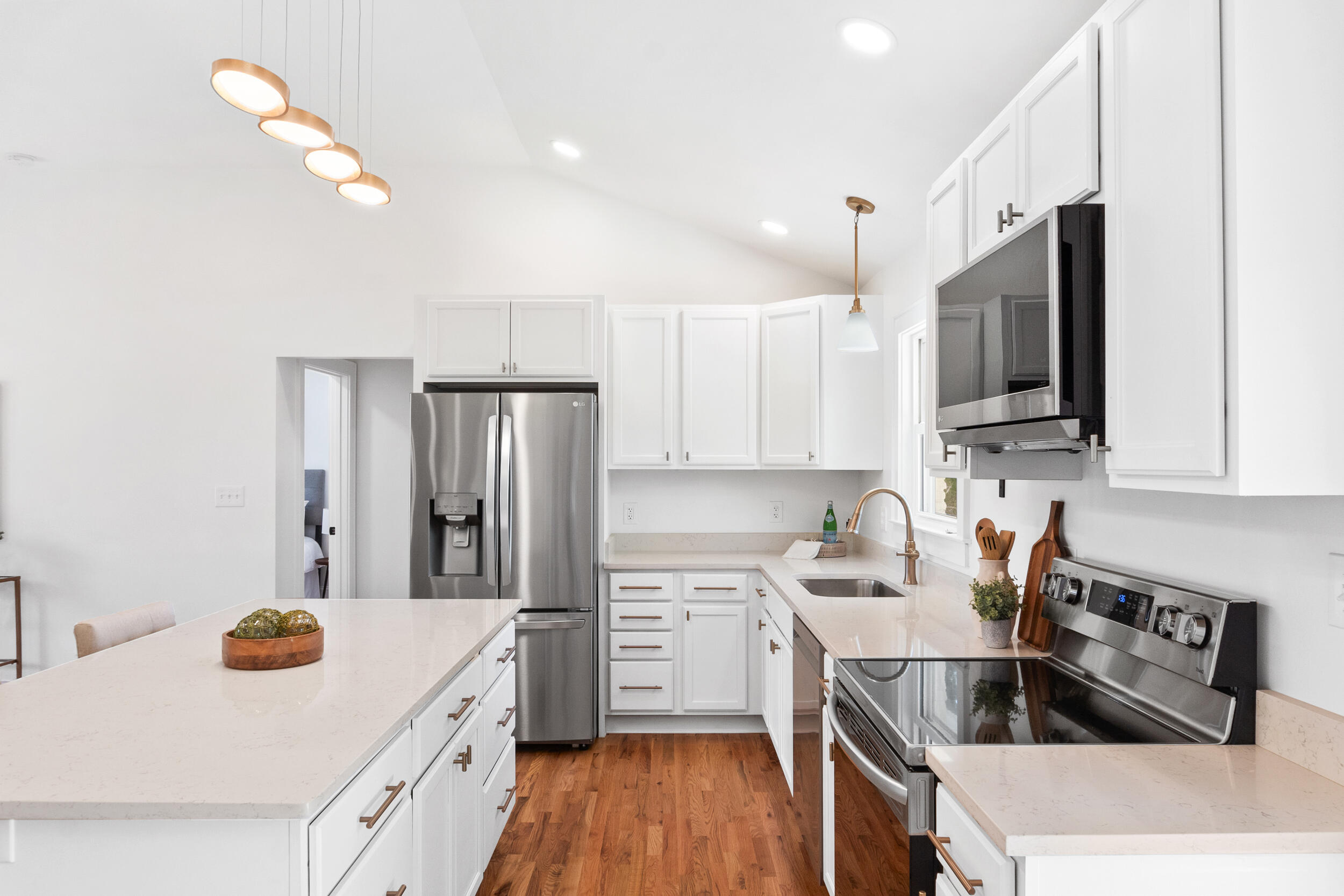3594 Knollwood Hill Drive