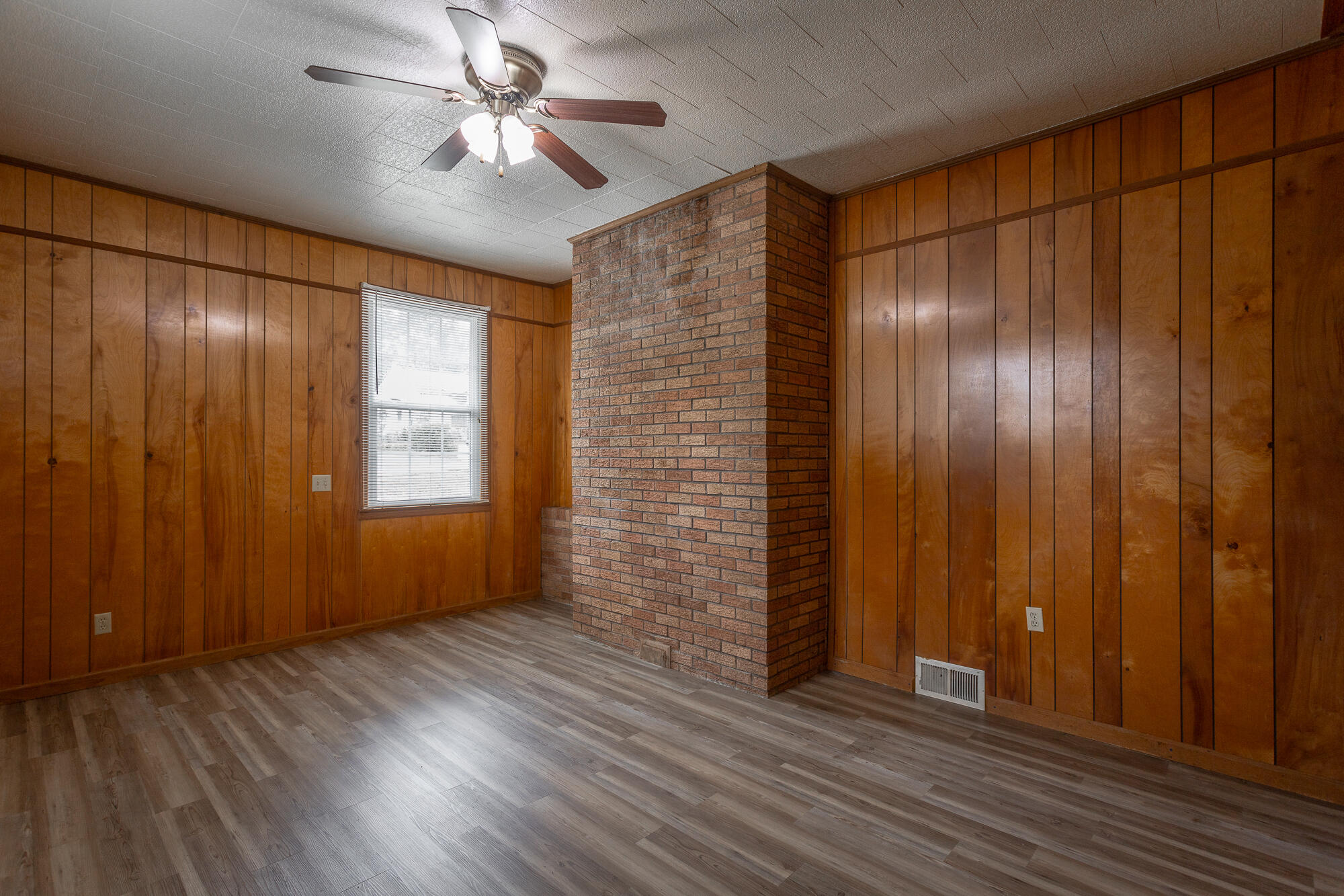 305 Hall Street, LaFayette