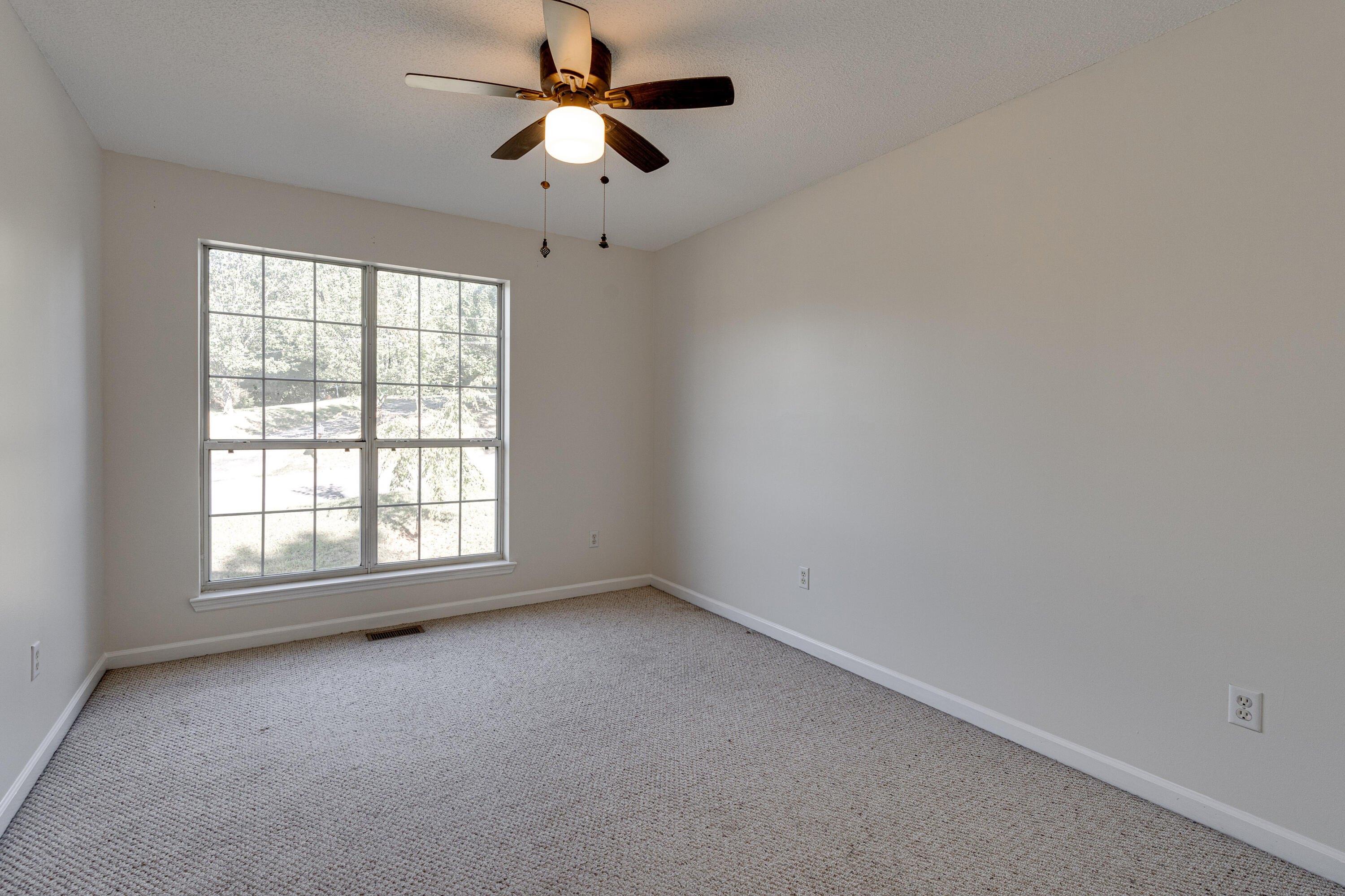 8 Maple Way