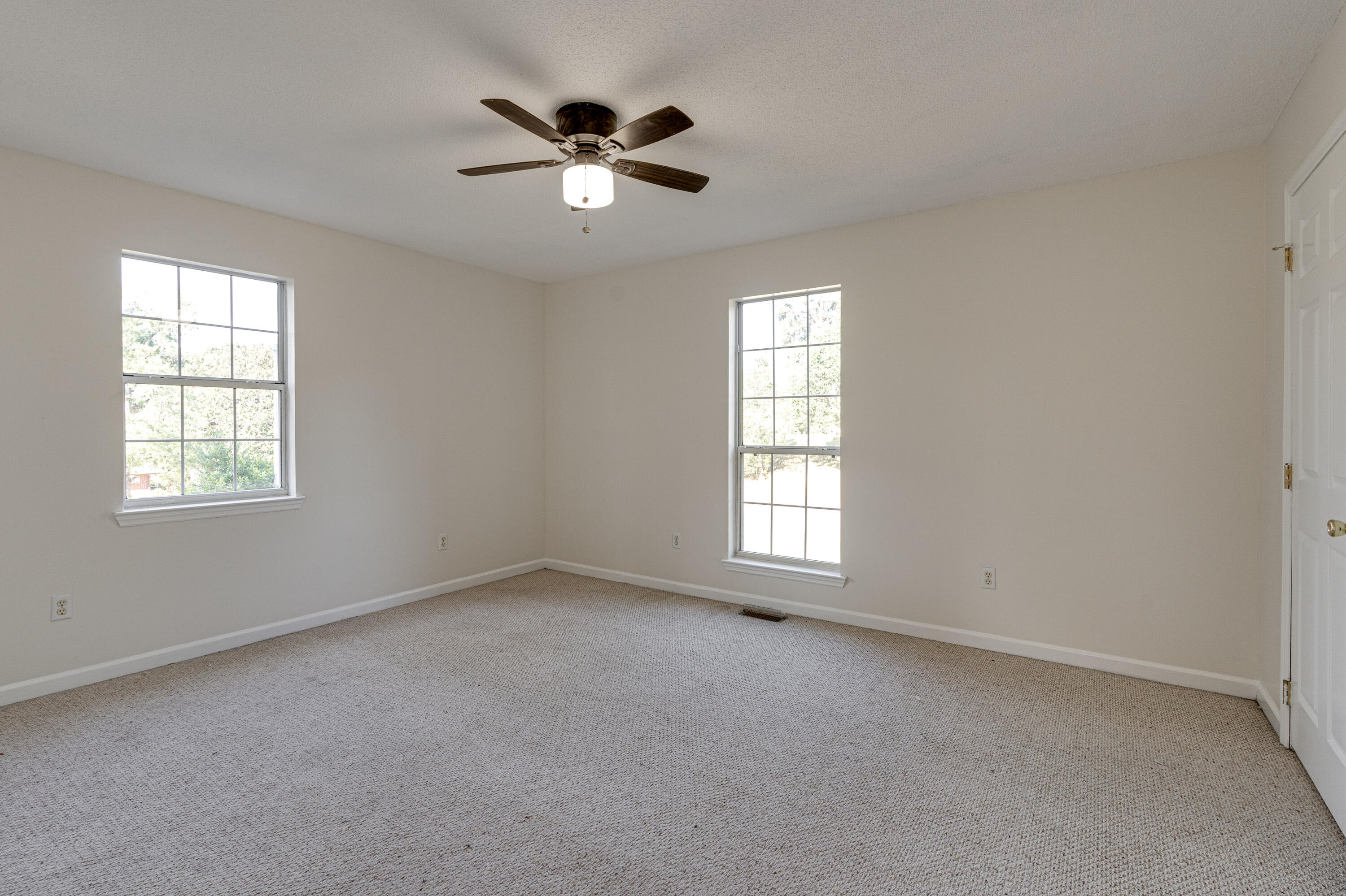 8 Maple Way
