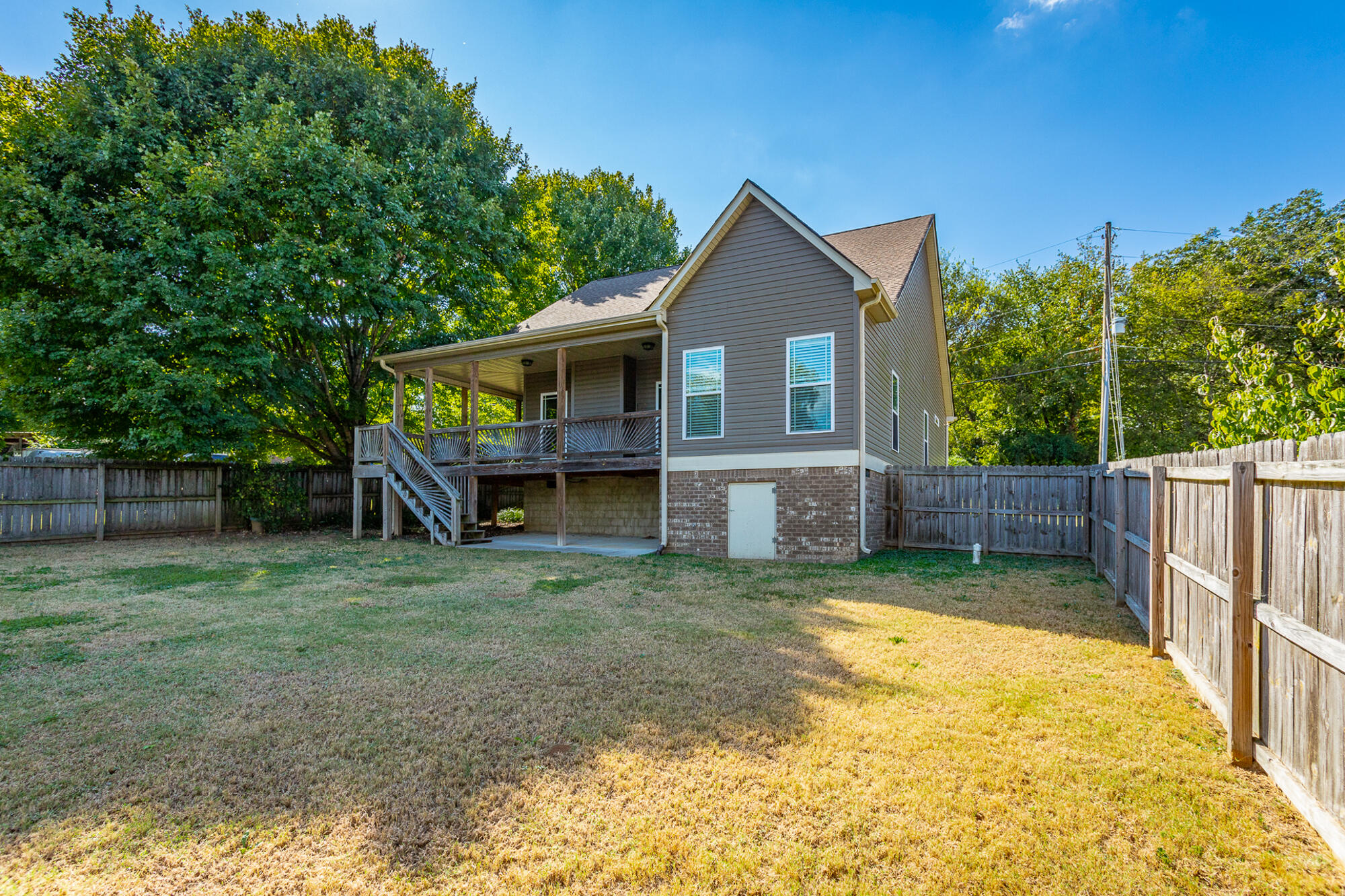 180 NW Emmett Avenue