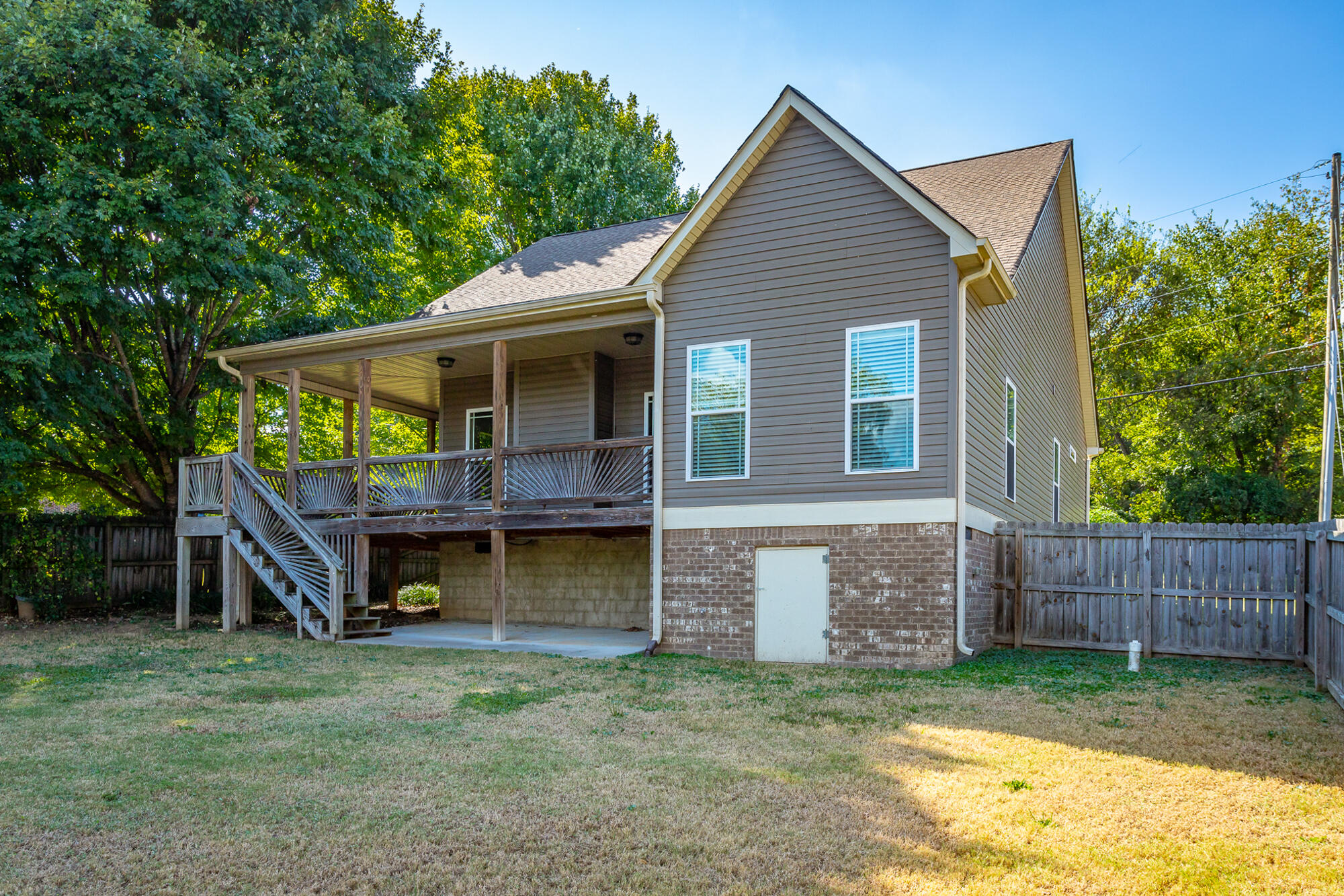 180 NW Emmett Avenue
