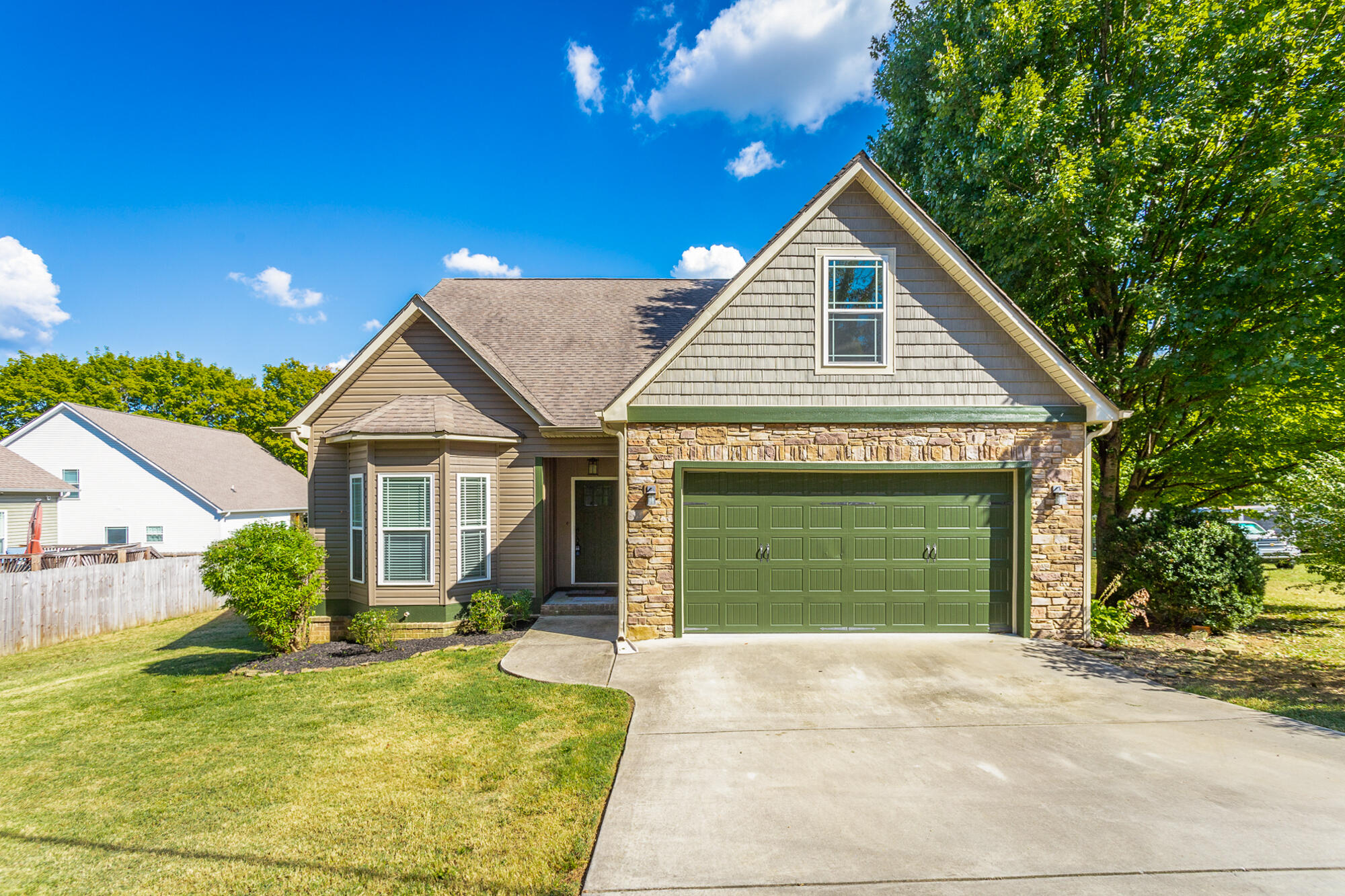 180 NW Emmett Avenue