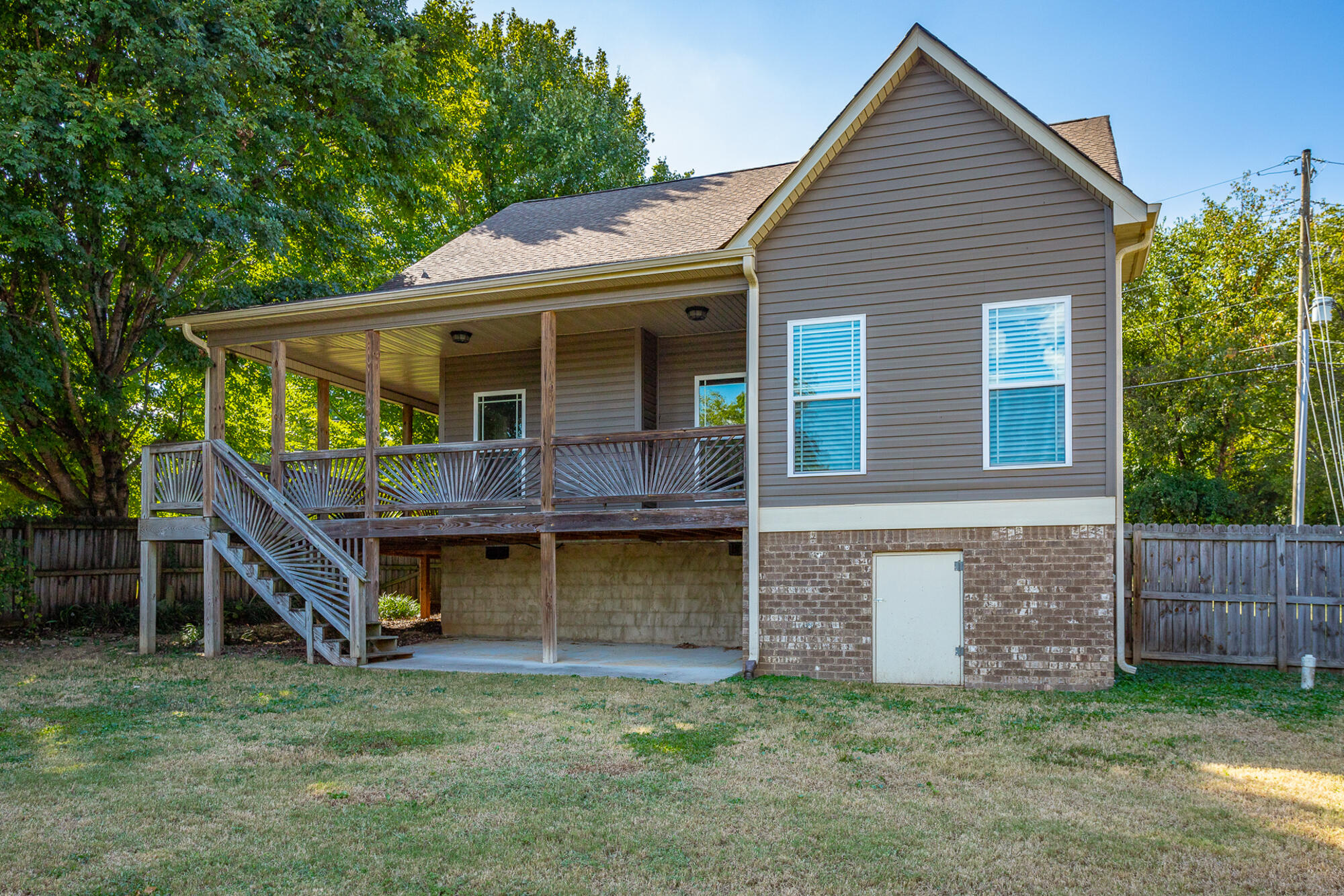 180 NW Emmett Avenue