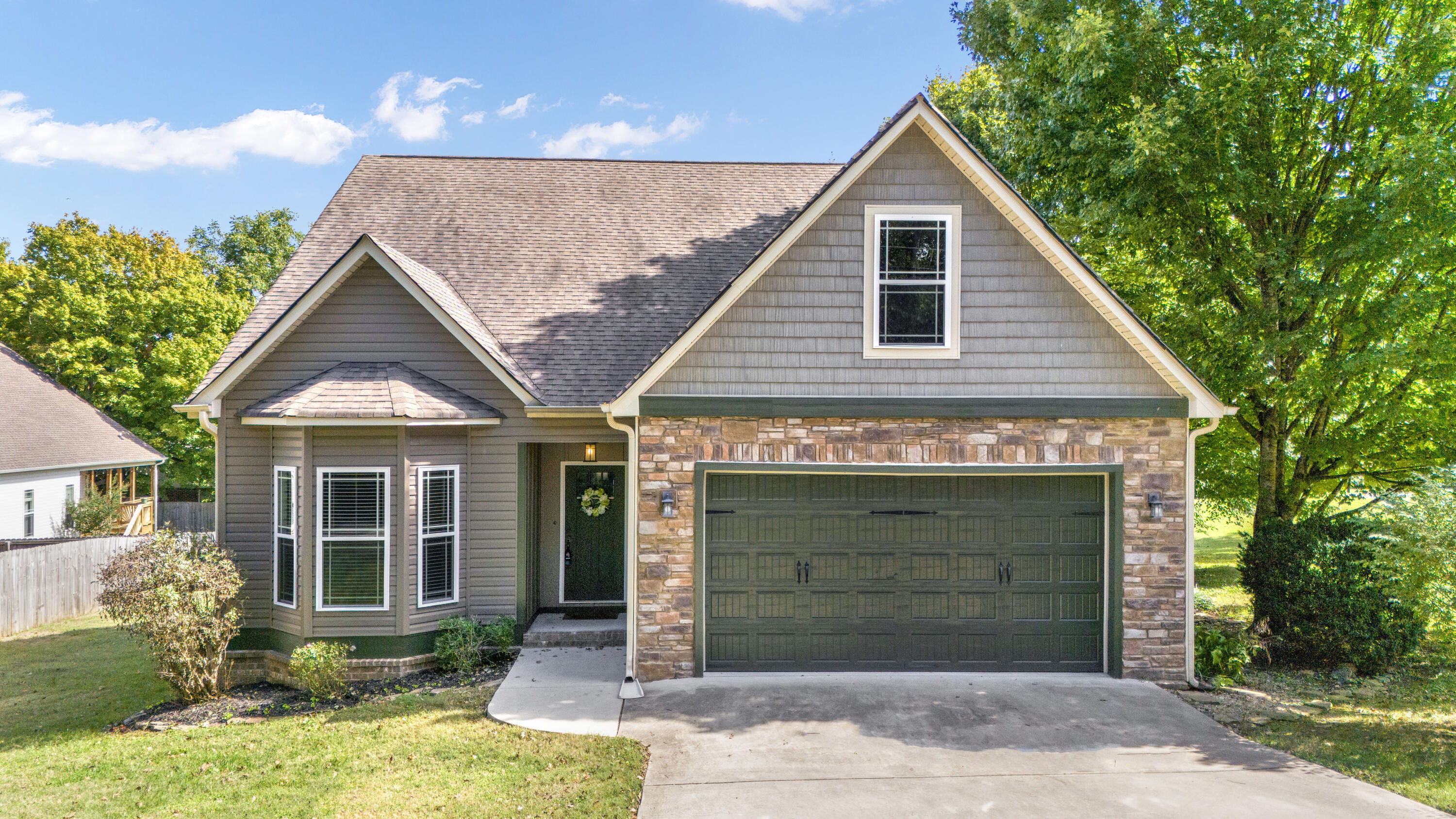 180 NW Emmett Avenue