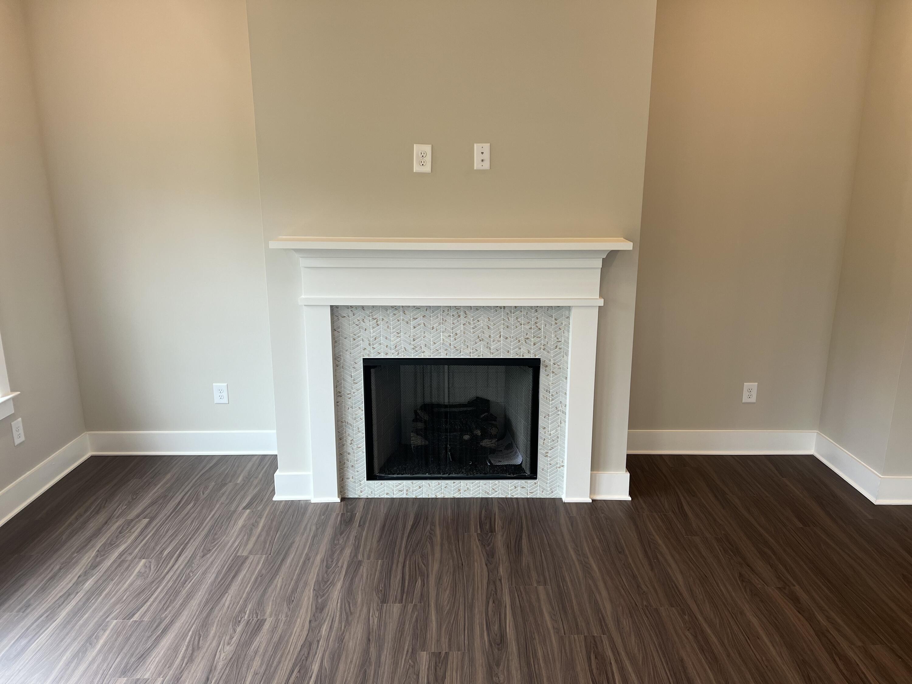 2232 Firelight Way, 5