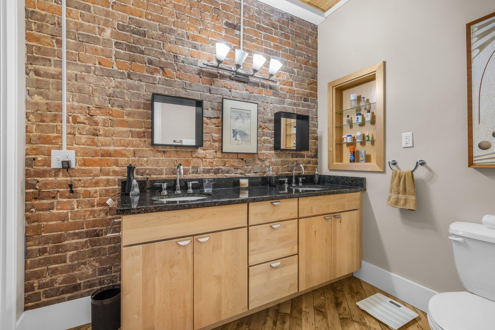 55 E Main St, #201