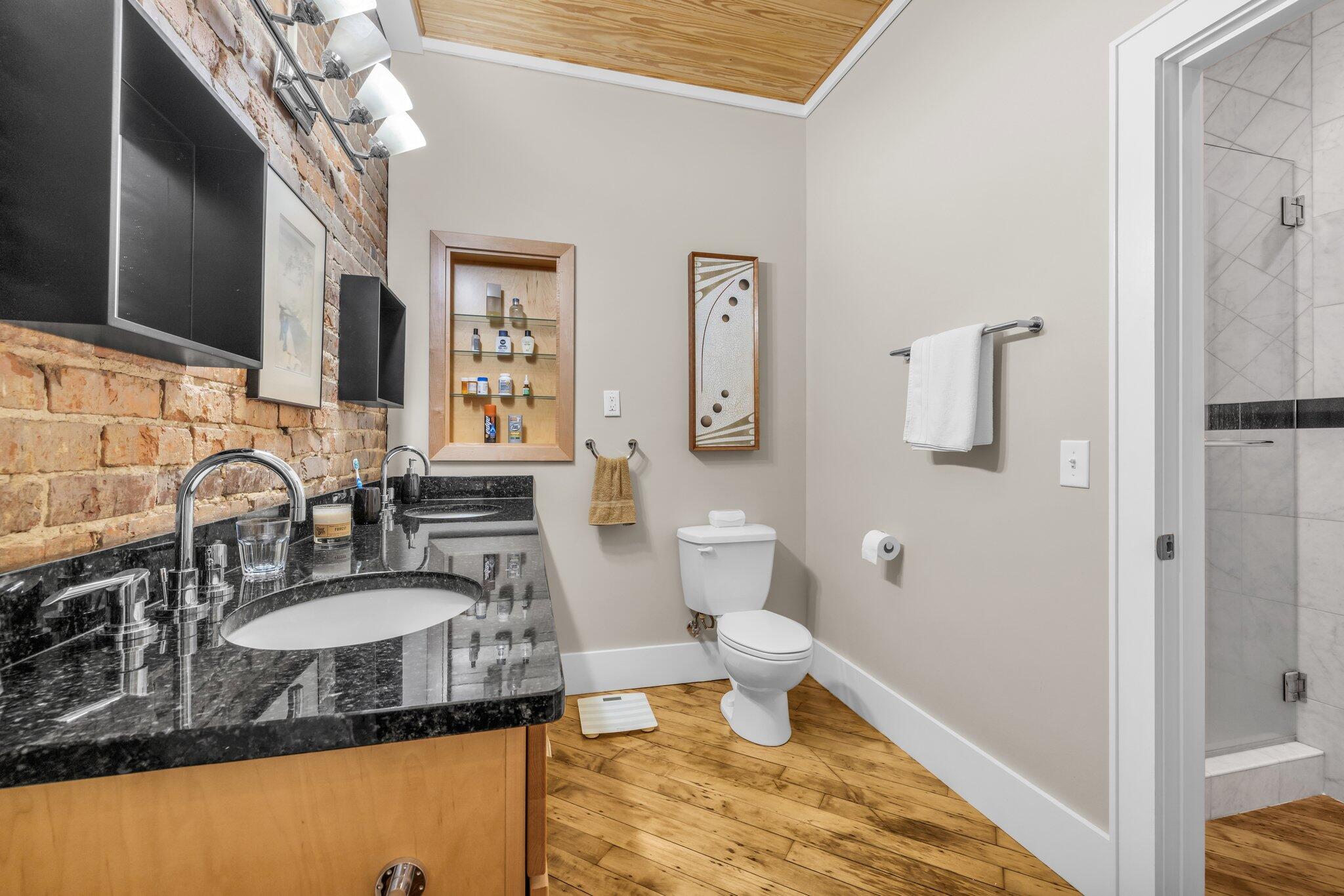 55 E Main St, #201