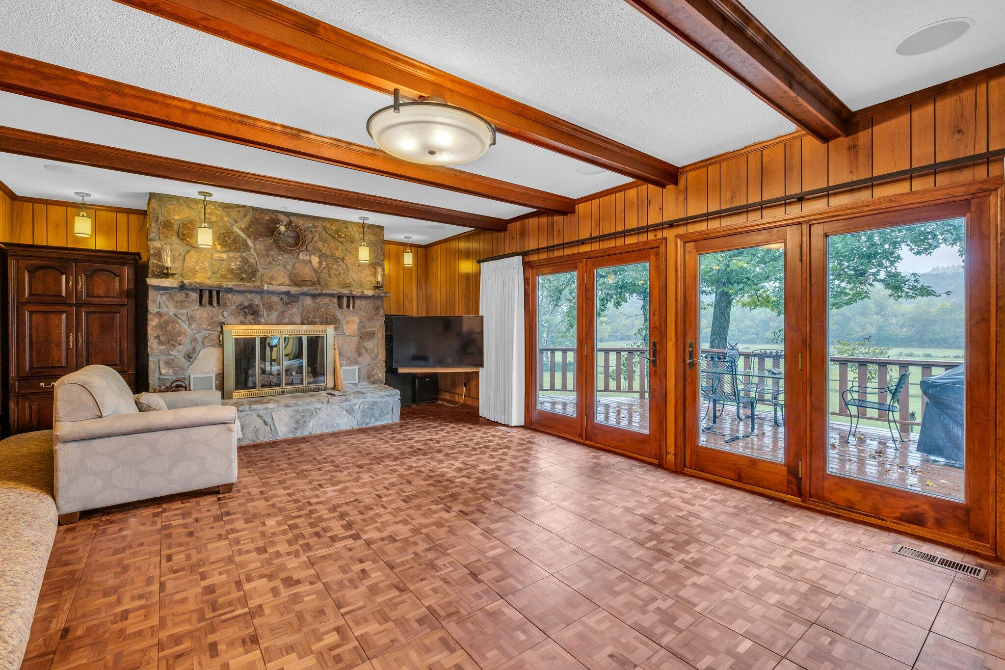 7117 White Oak Valley Road, McDonald