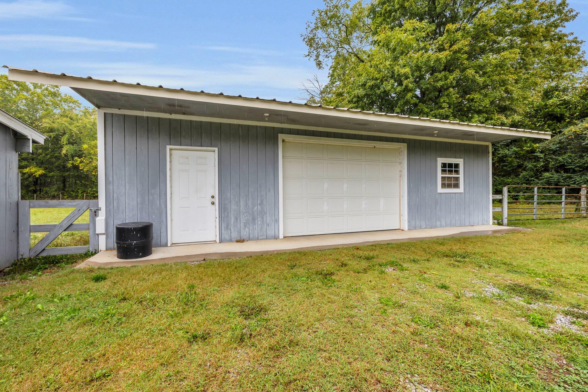 7117 White Oak Valley Road, McDonald