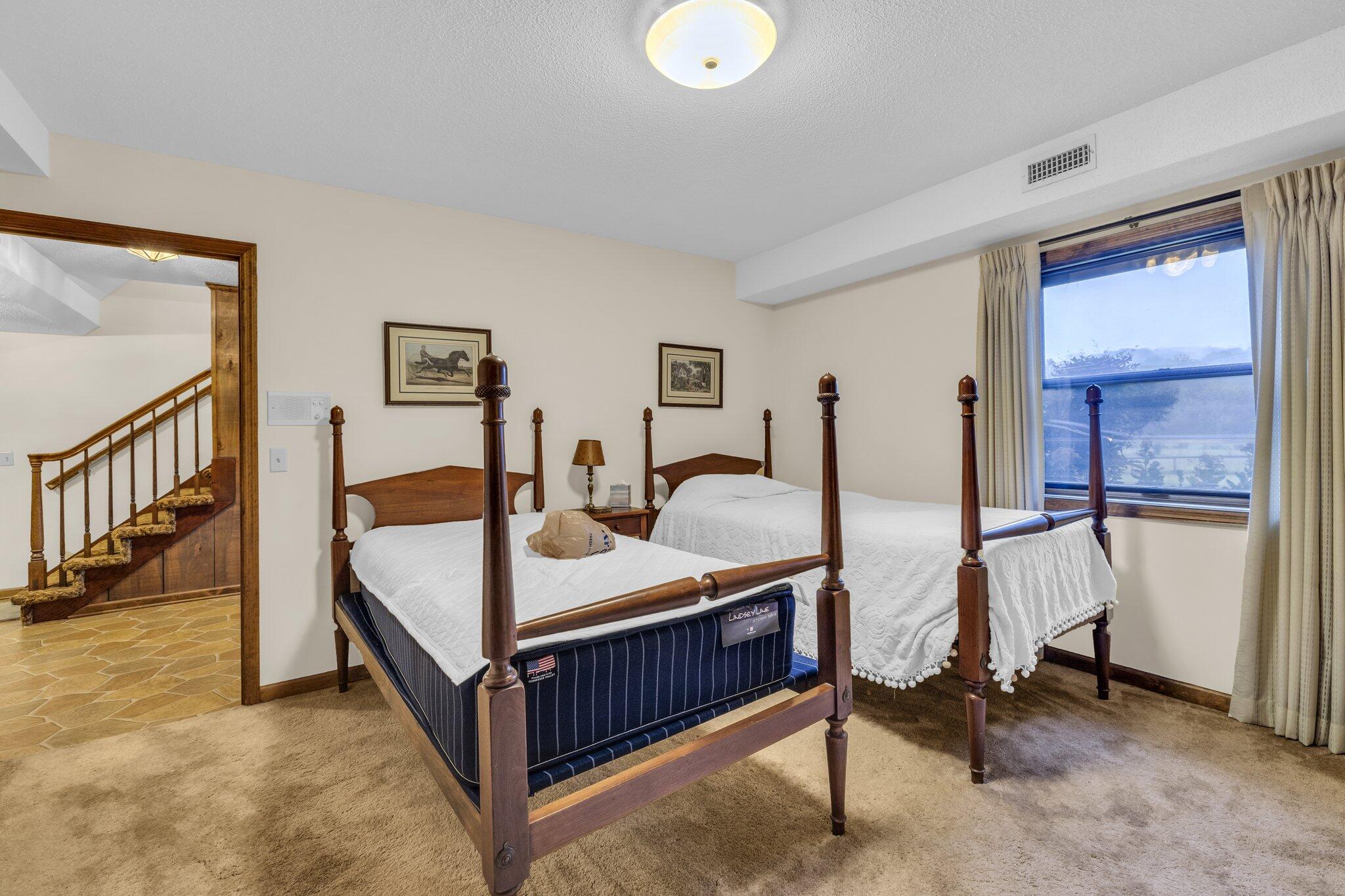 7117 White Oak Valley Road, McDonald