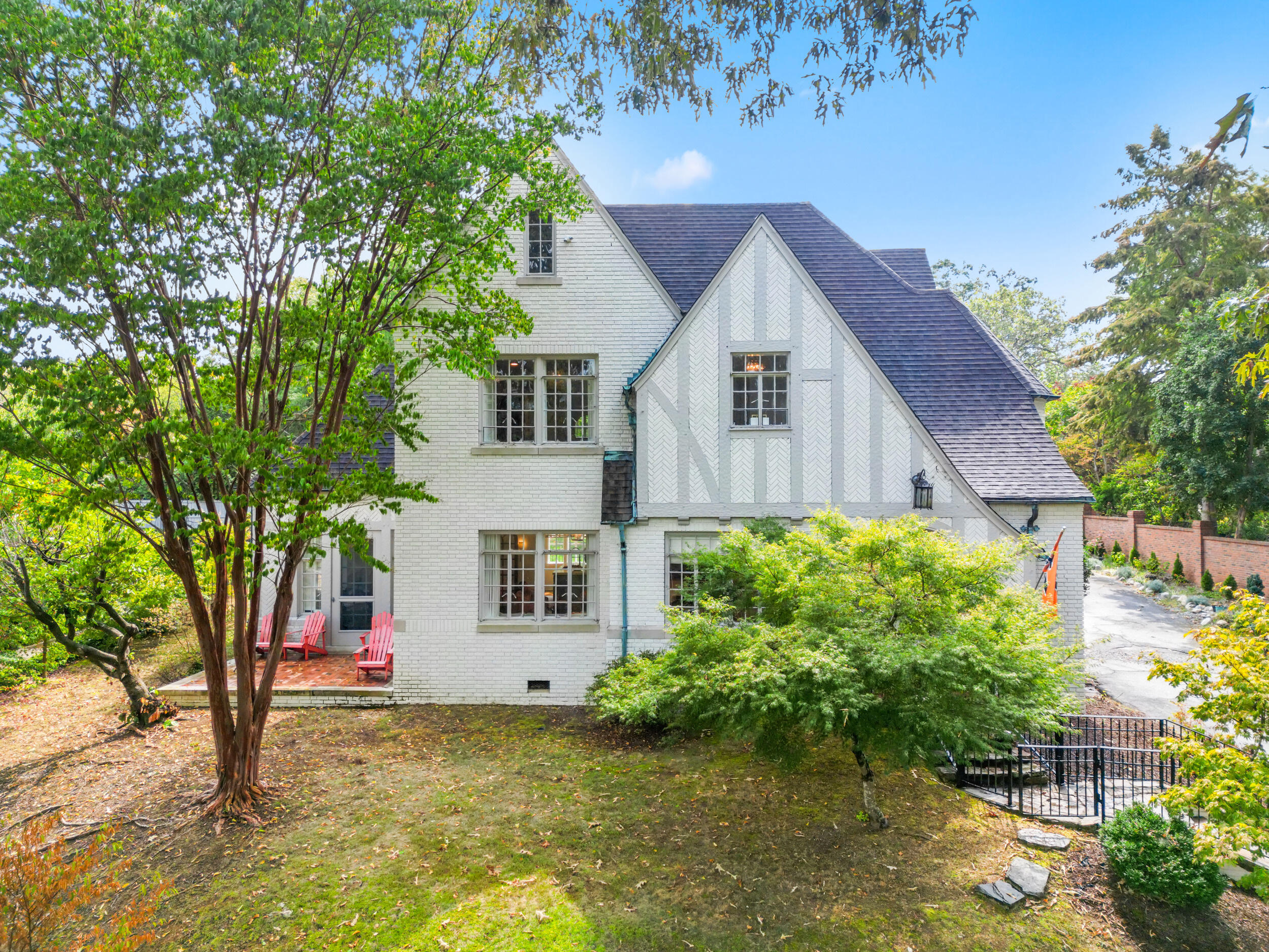 1506 Riverview Road