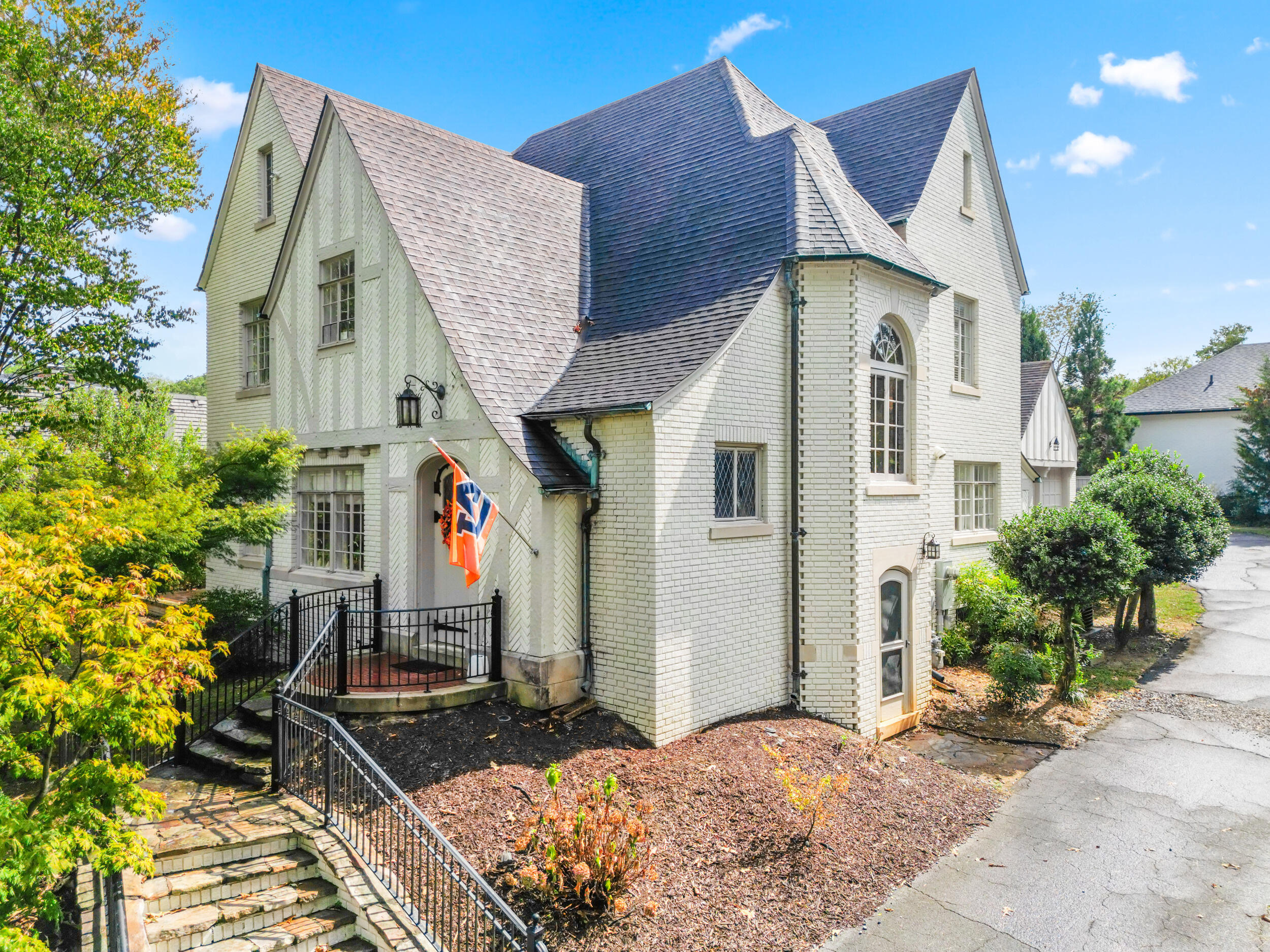 1506 Riverview Road