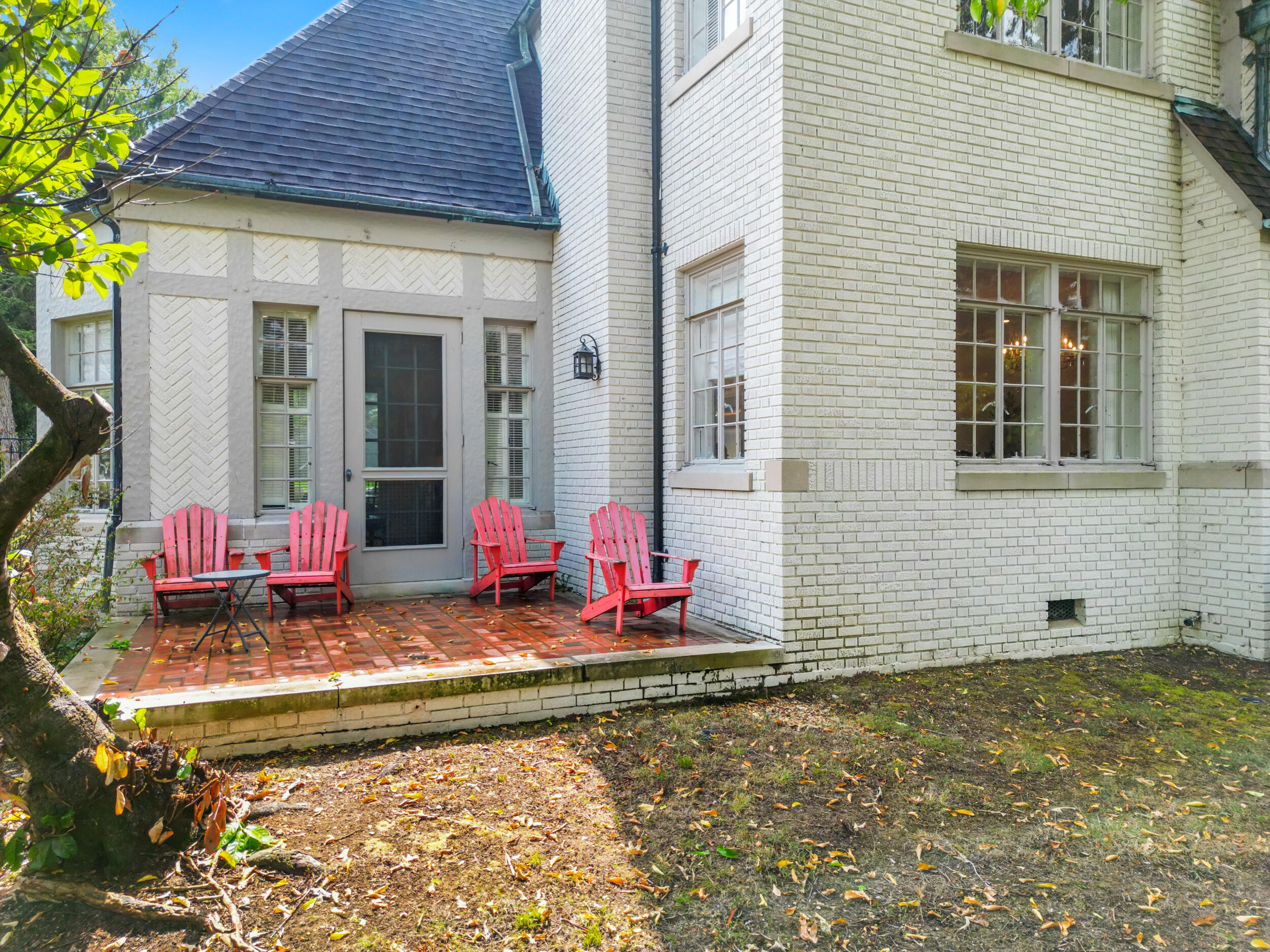 1506 Riverview Road