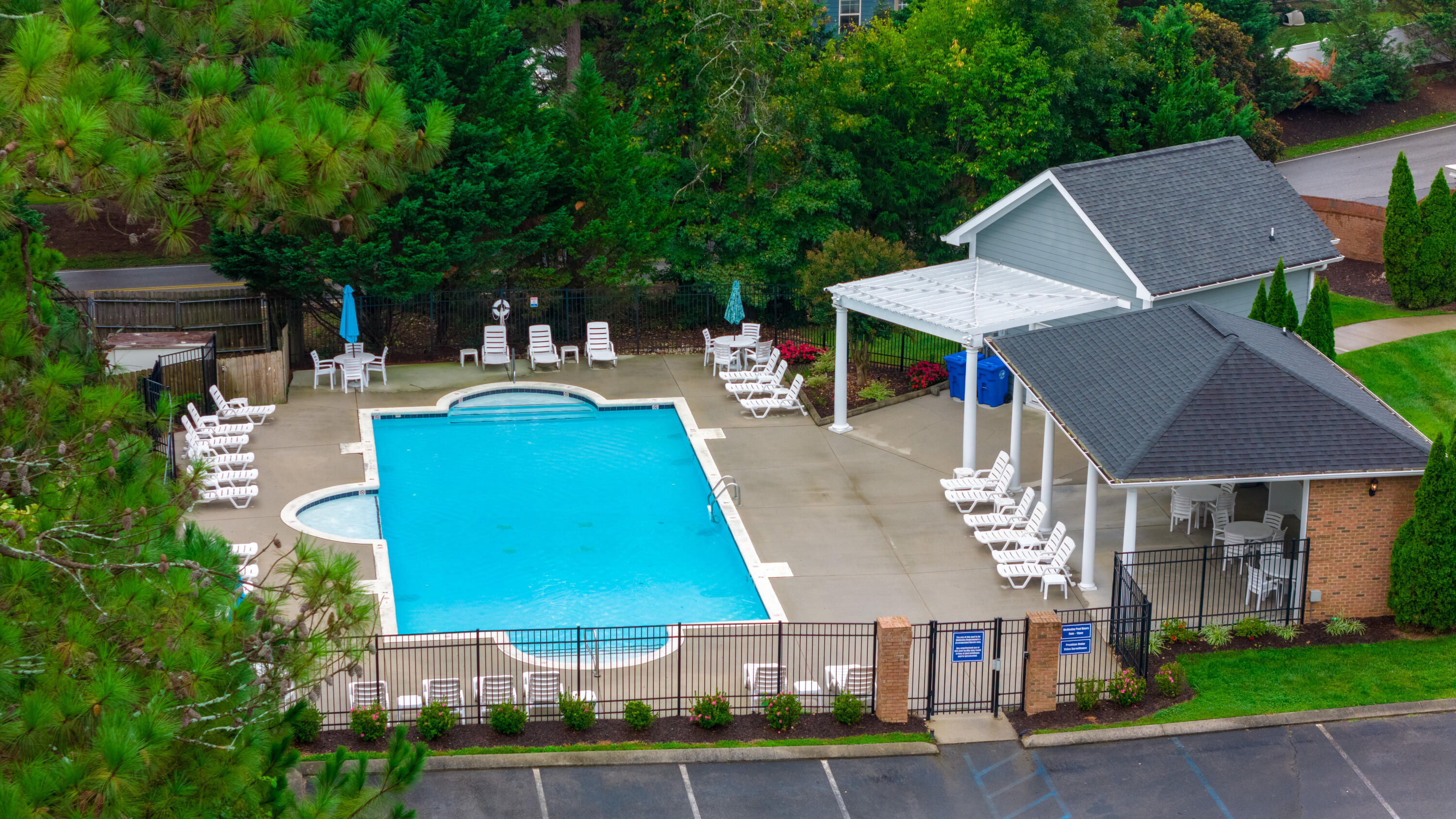 4827 Wellesley Drive, 206