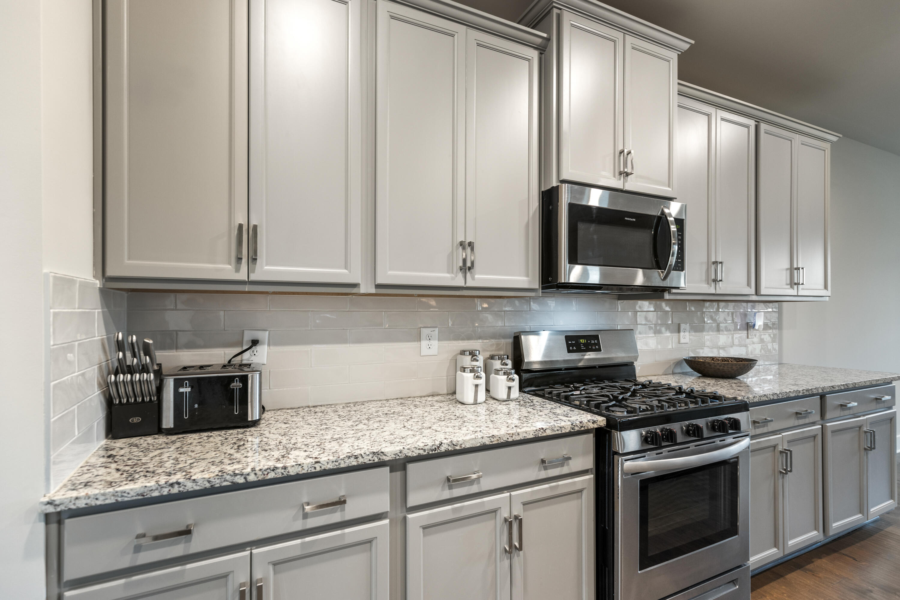 4827 Wellesley Drive, 206