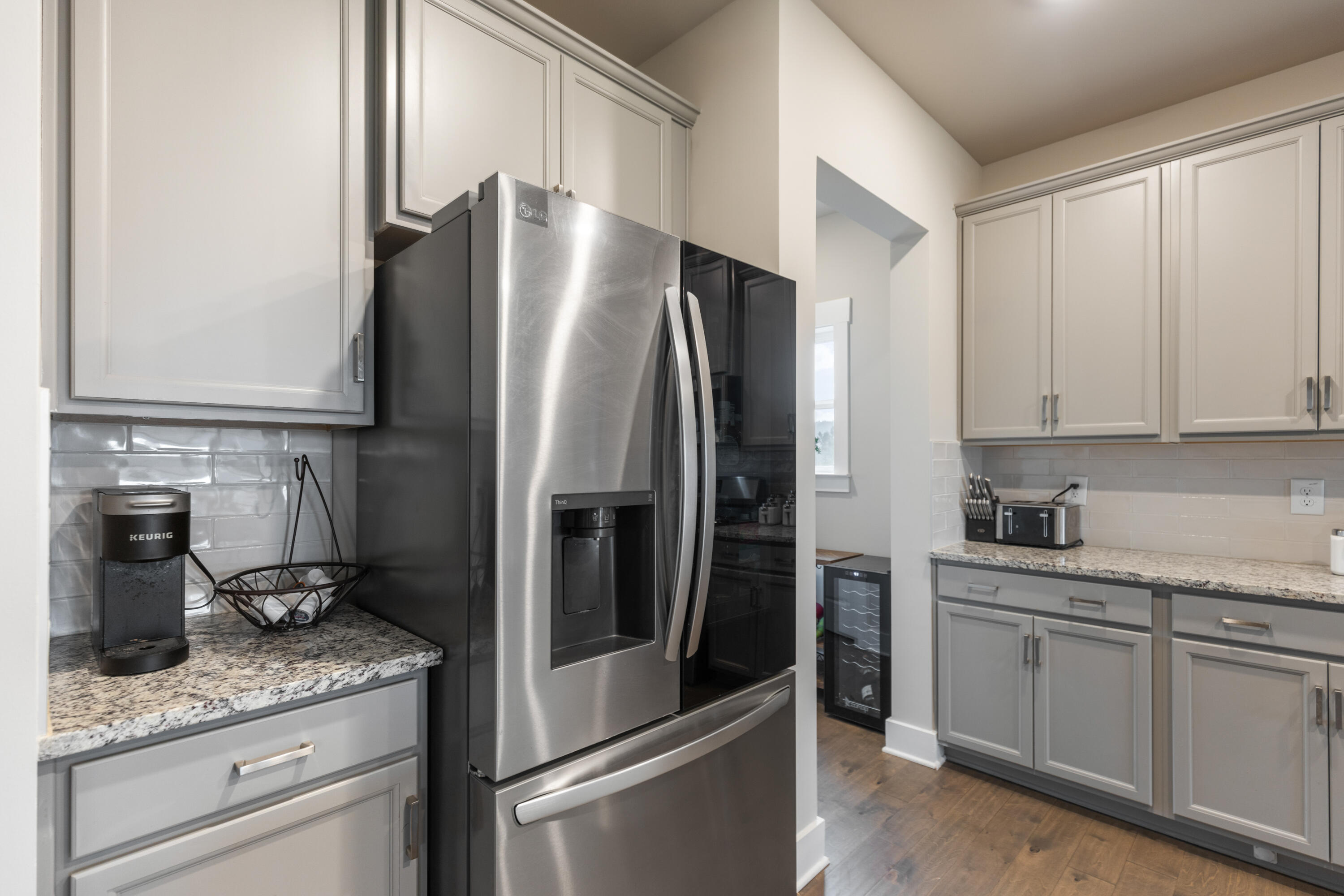 4827 Wellesley Drive, 206