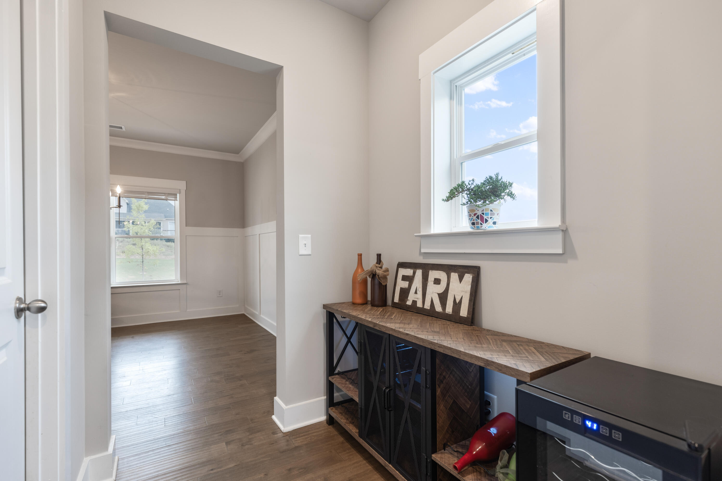 4827 Wellesley Drive, 206