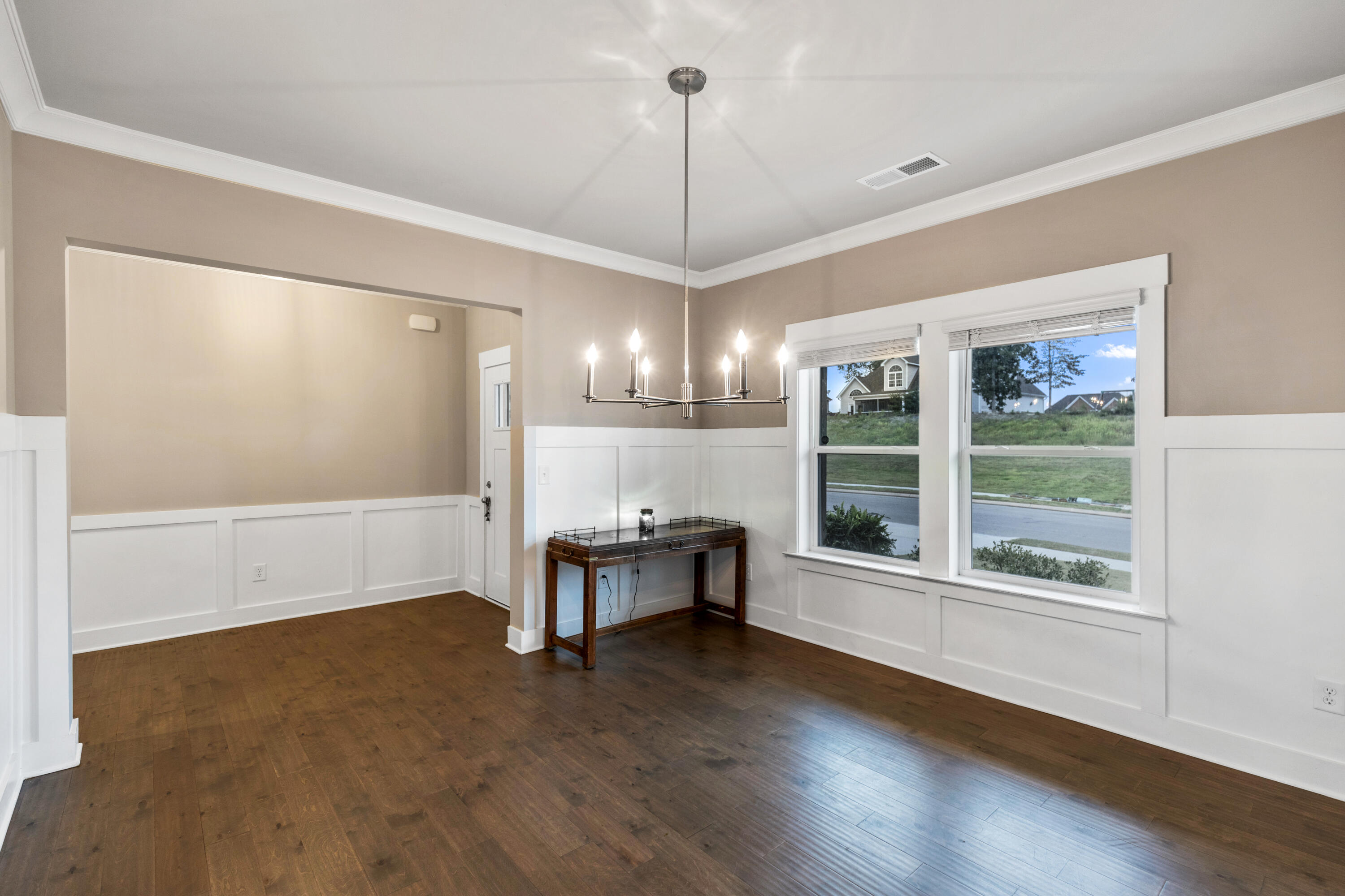 4827 Wellesley Drive, 206