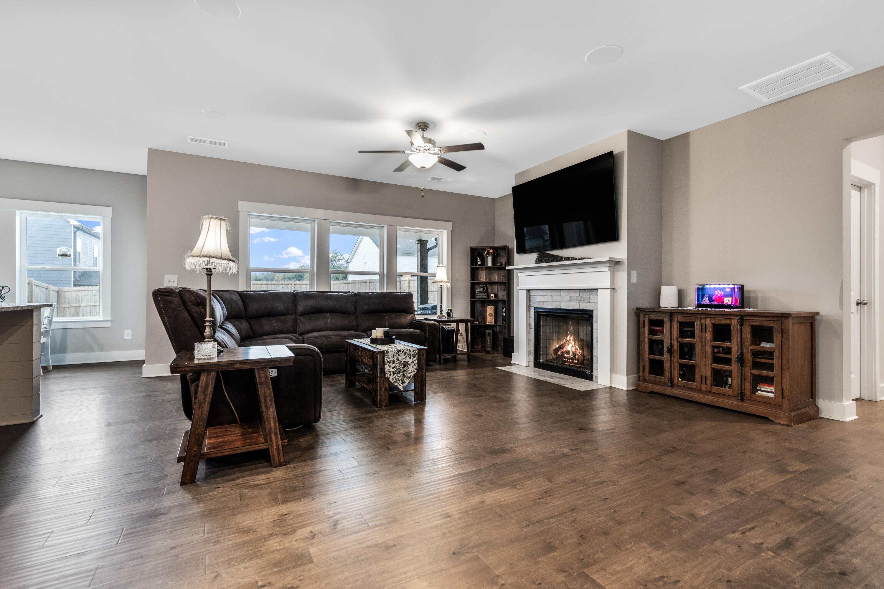 4827 Wellesley Drive, 206