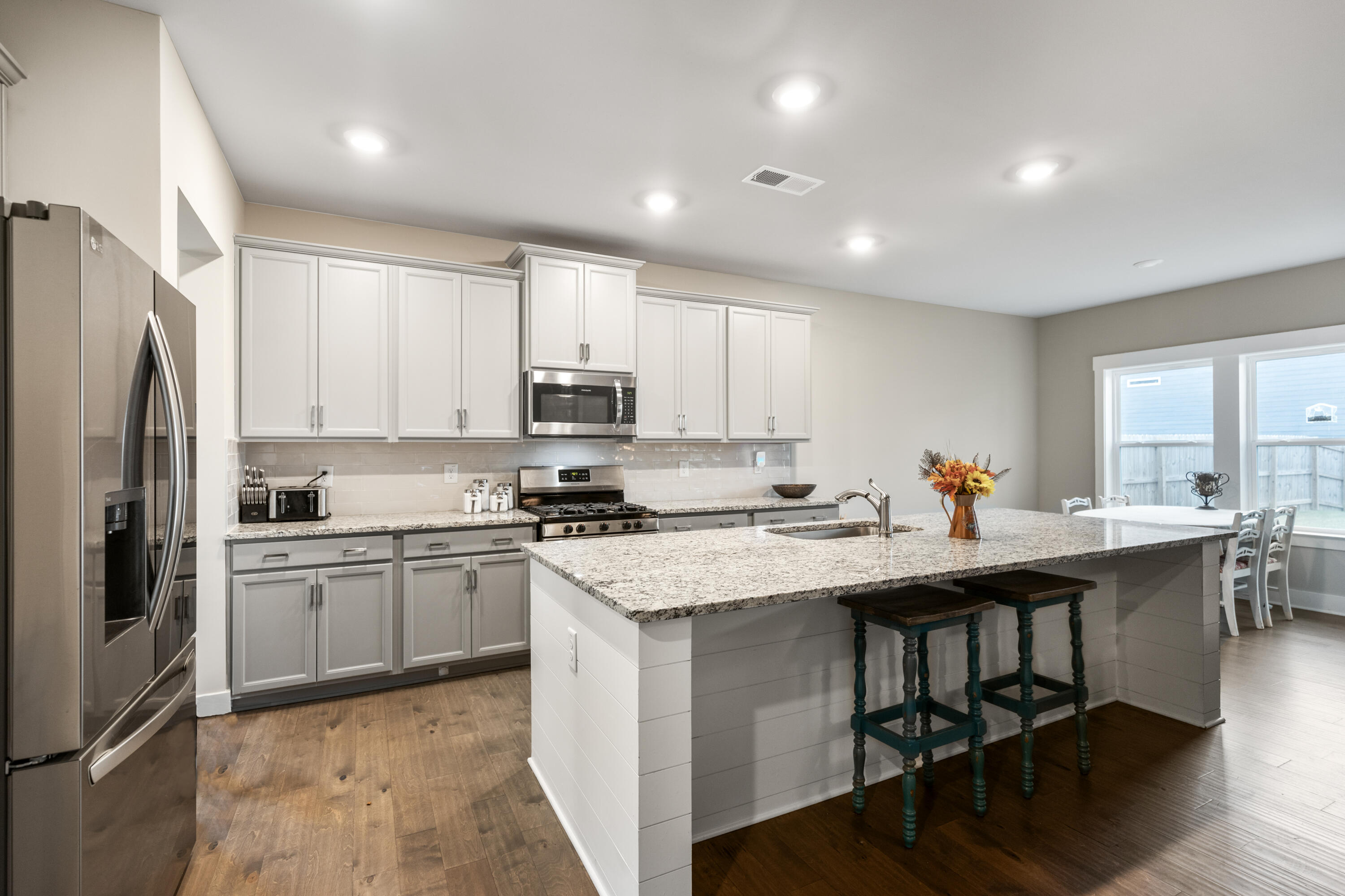 4827 Wellesley Drive, 206
