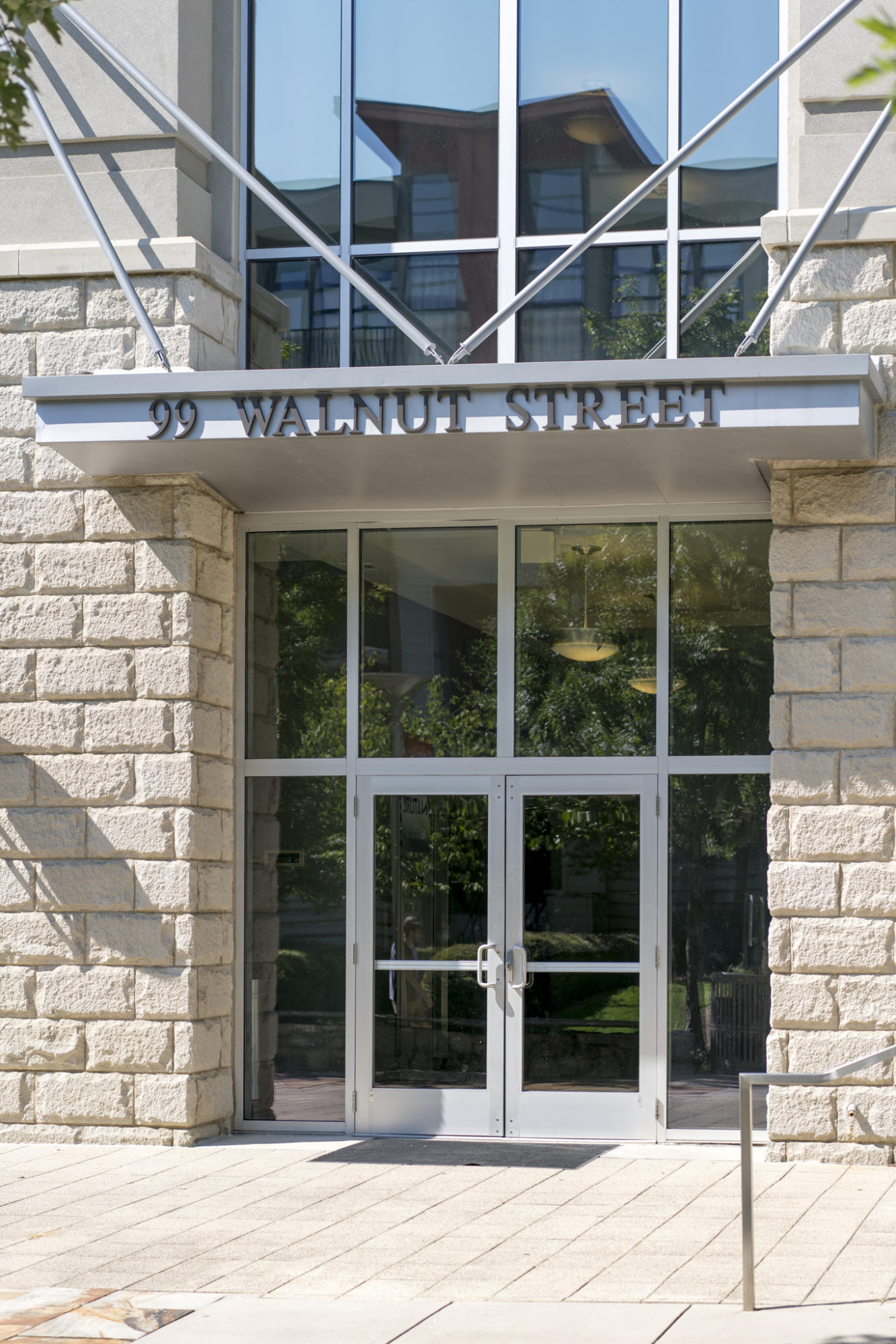 99 Walnut Street, 302