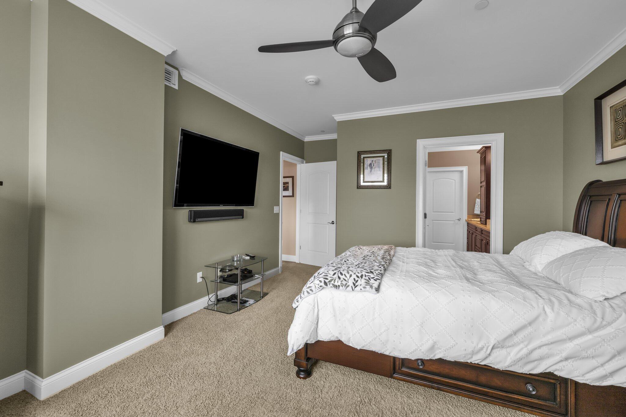 99 Walnut Street, 302