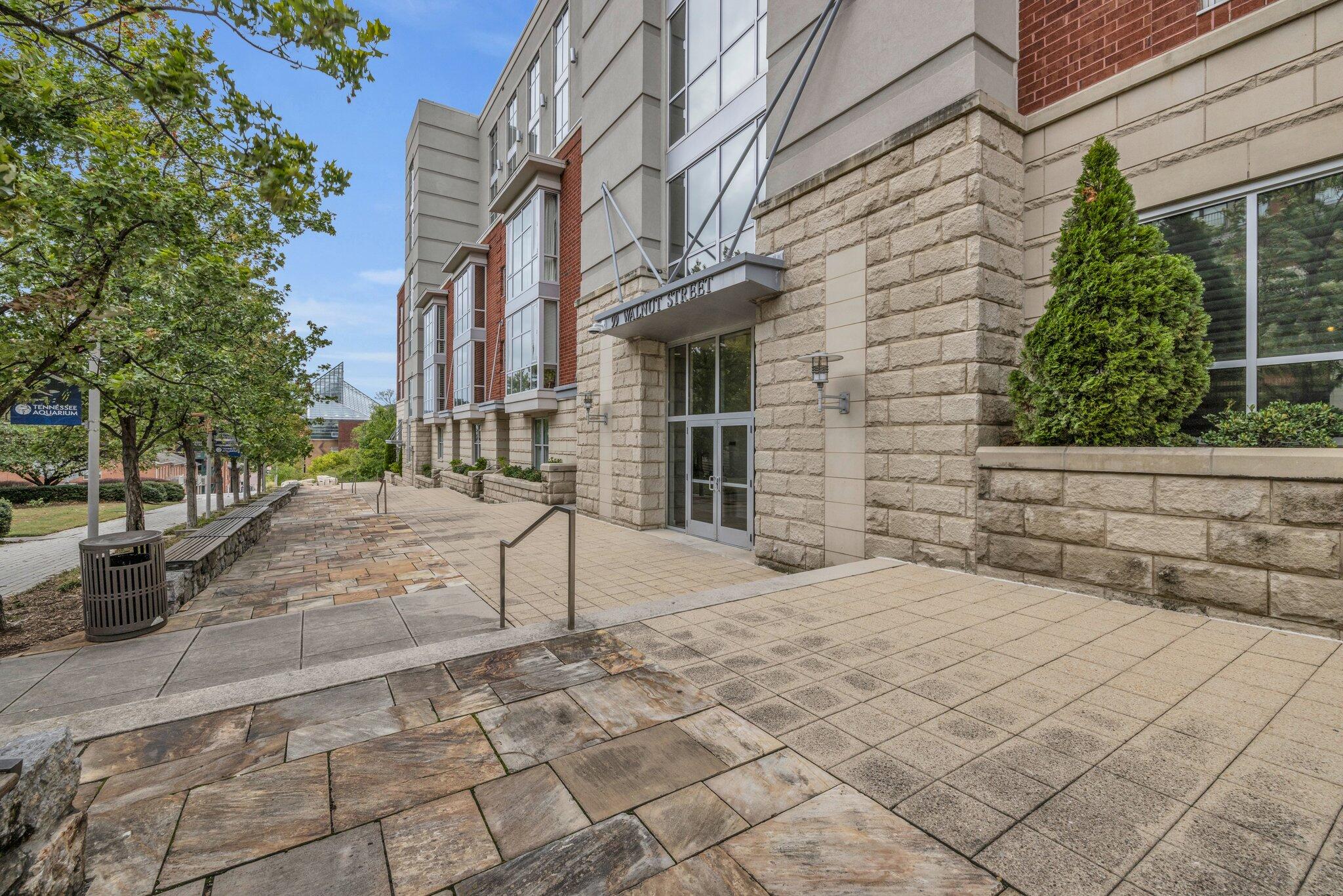 99 Walnut Street, 302