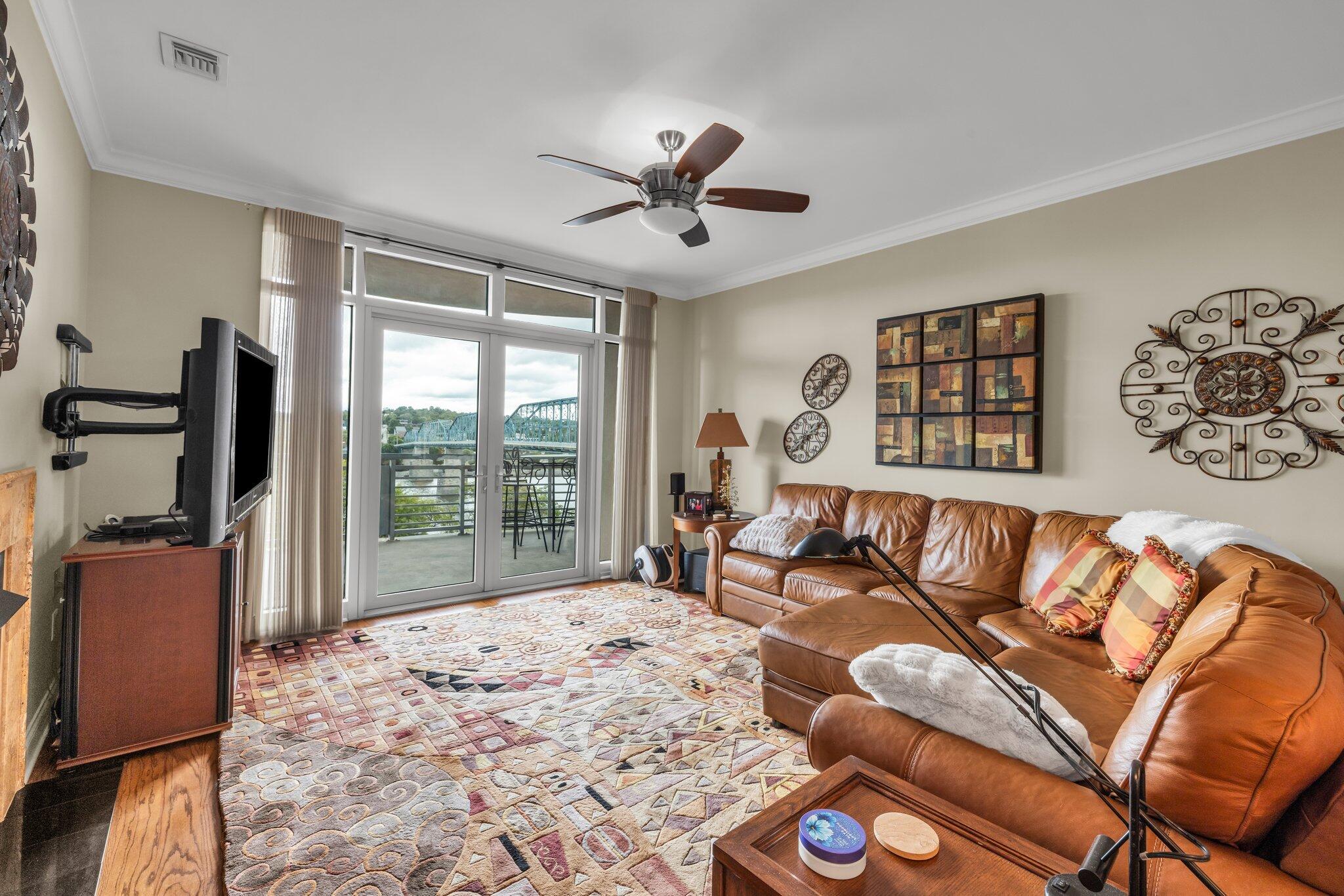 99 Walnut Street, 302