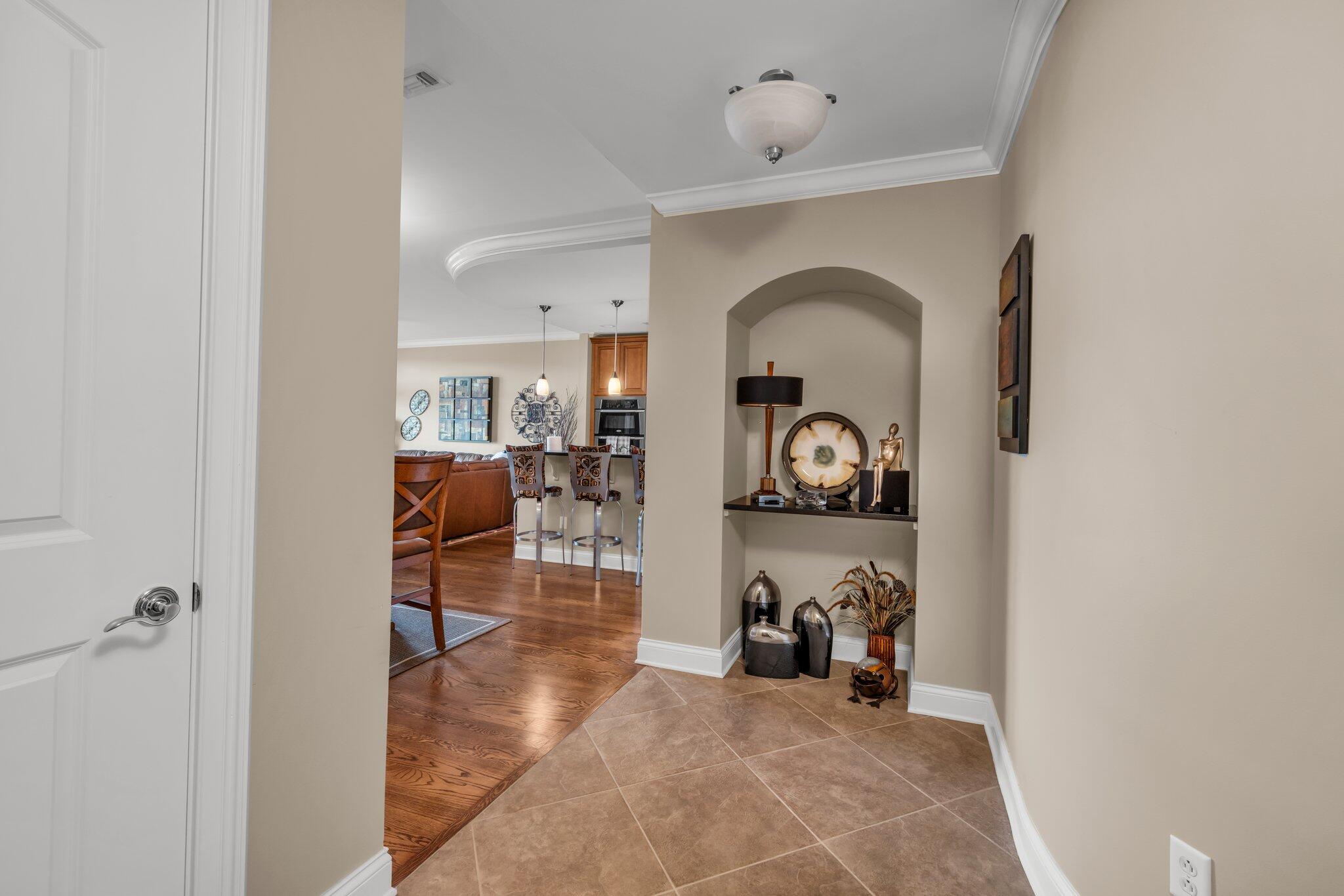 99 Walnut Street, 302