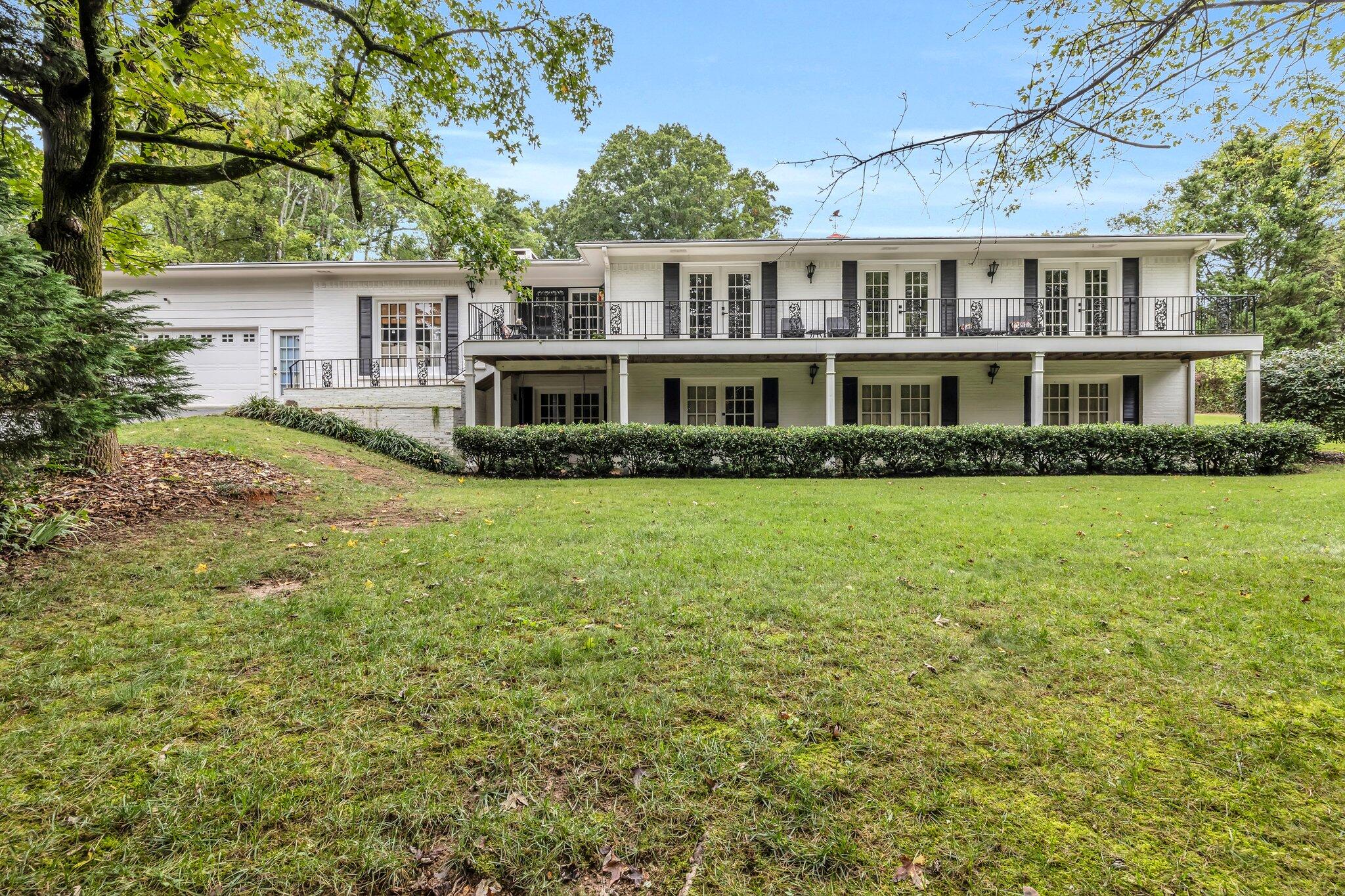 4400 James Lane