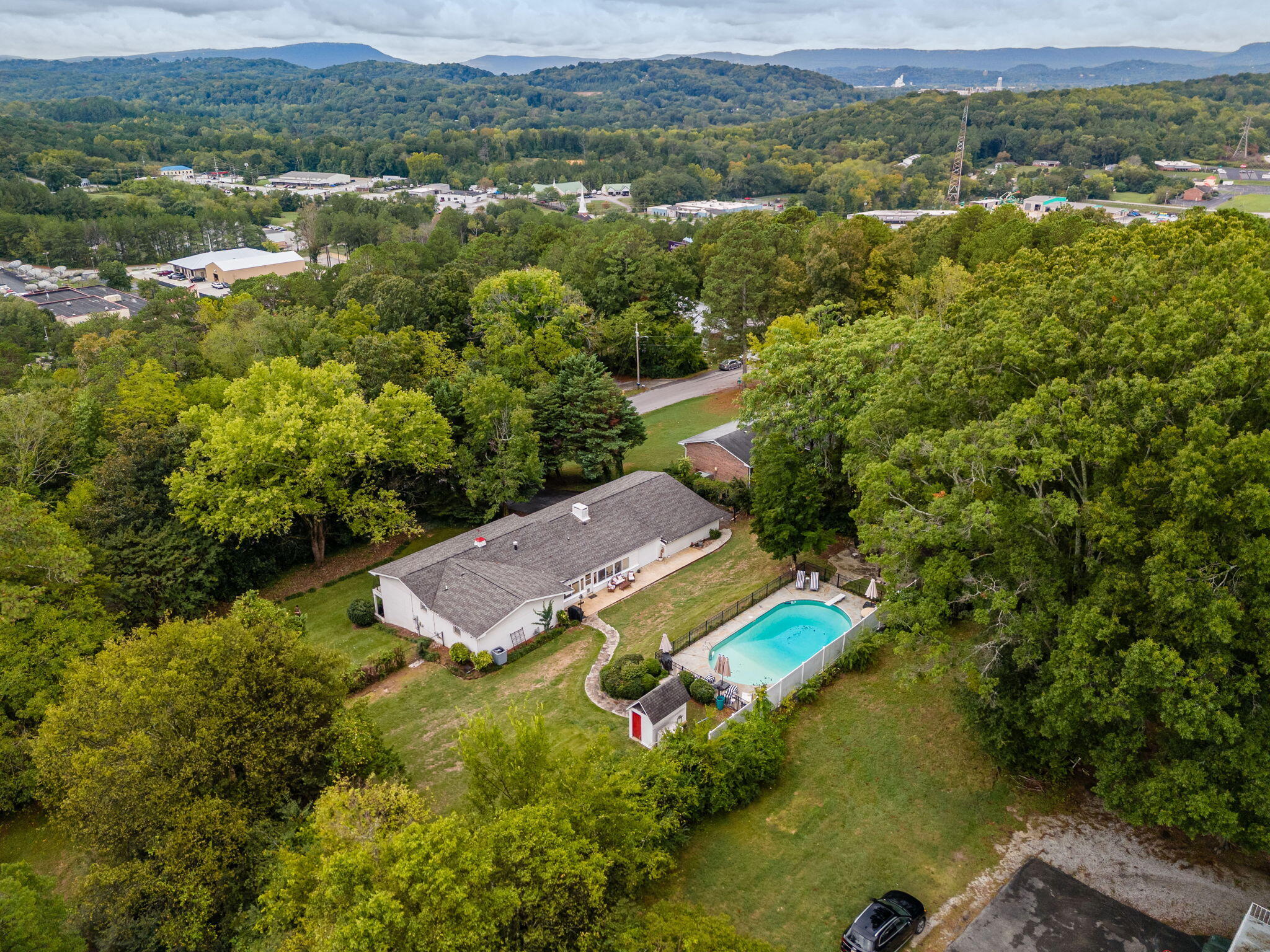 4400 James Lane