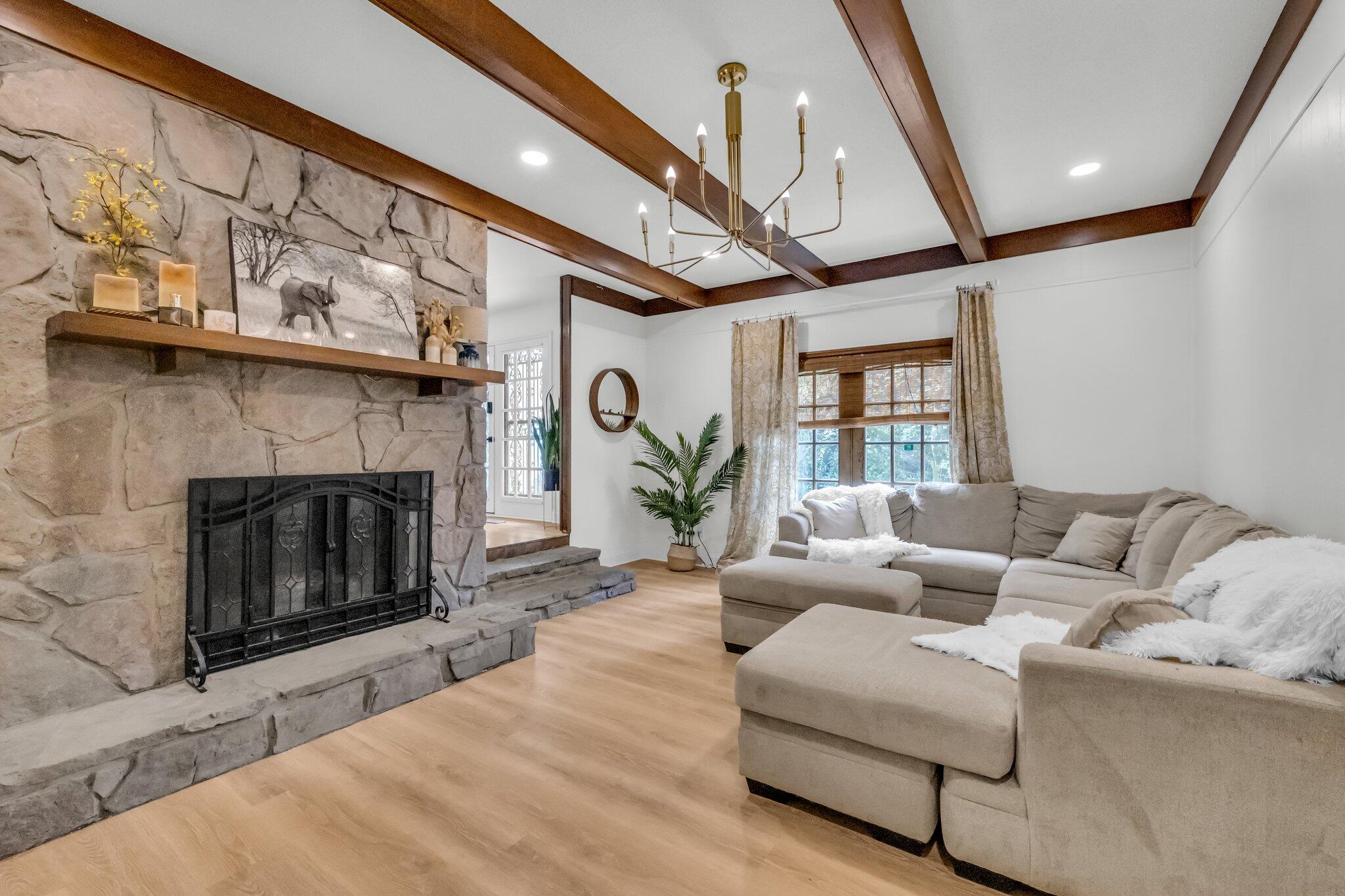 4400 James Lane