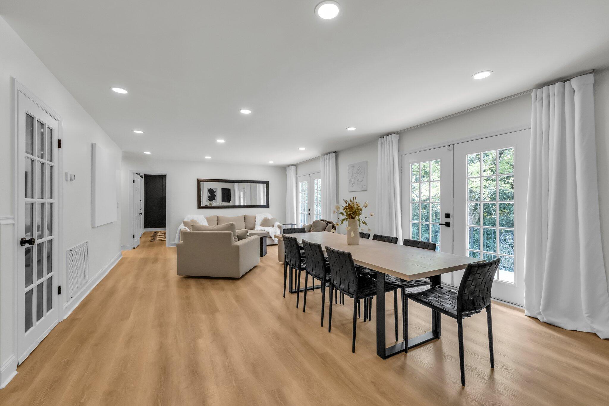 4400 James Lane
