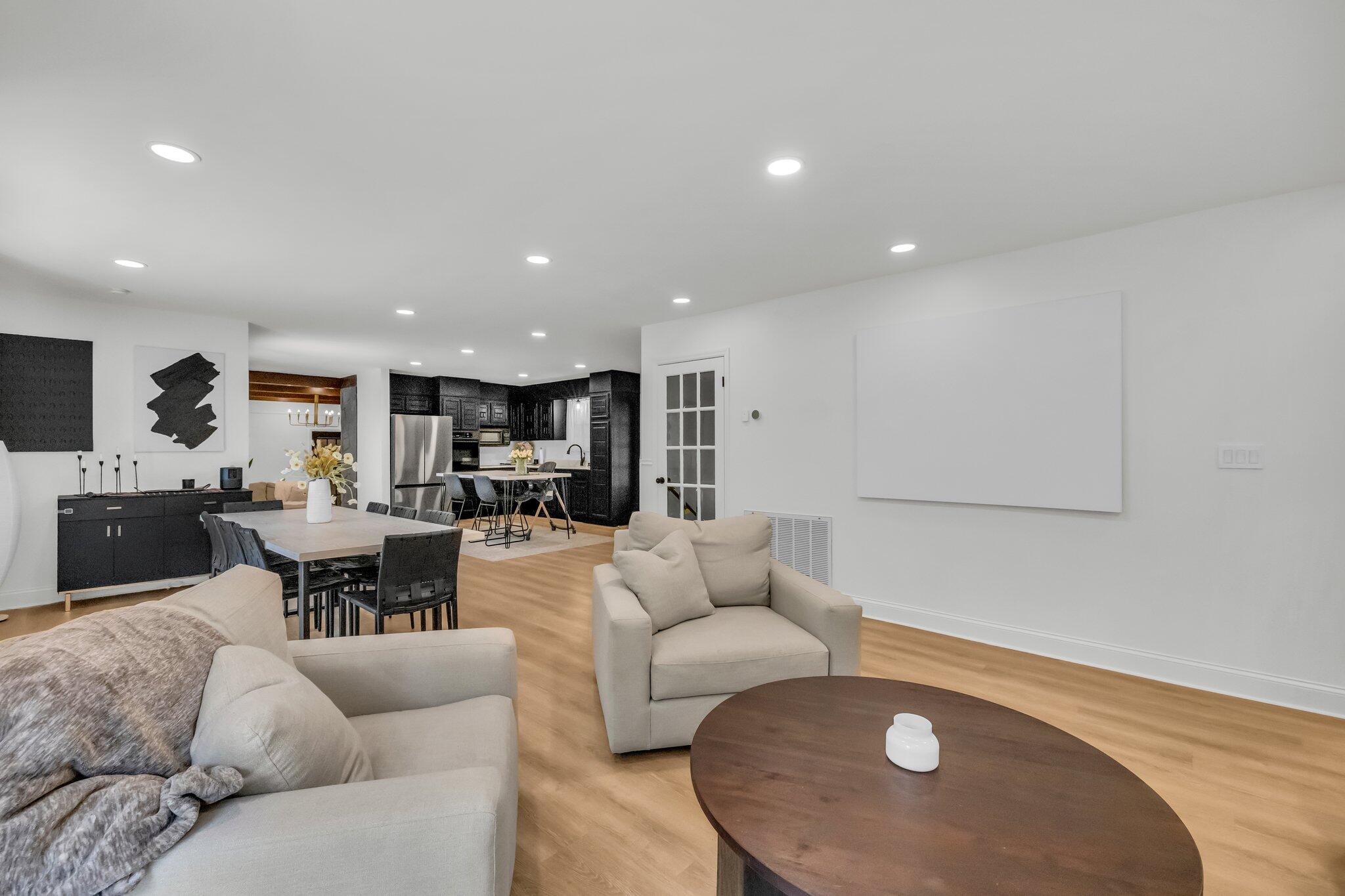 4400 James Lane