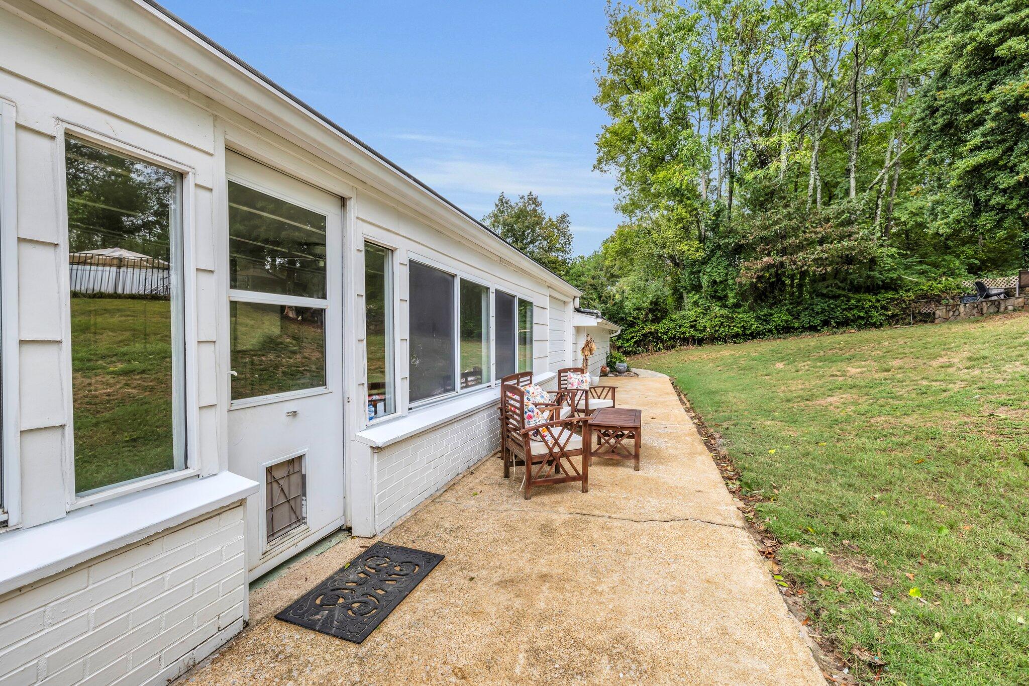 4400 James Lane