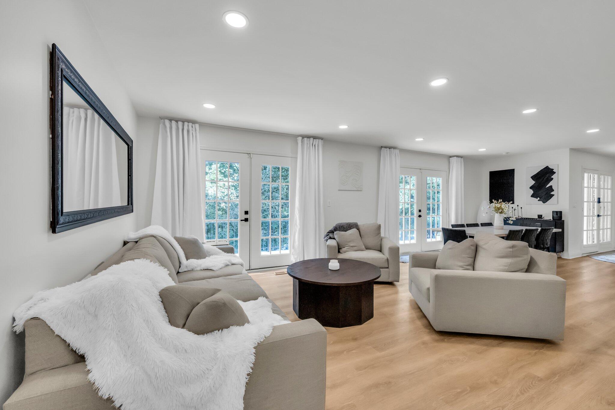4400 James Lane