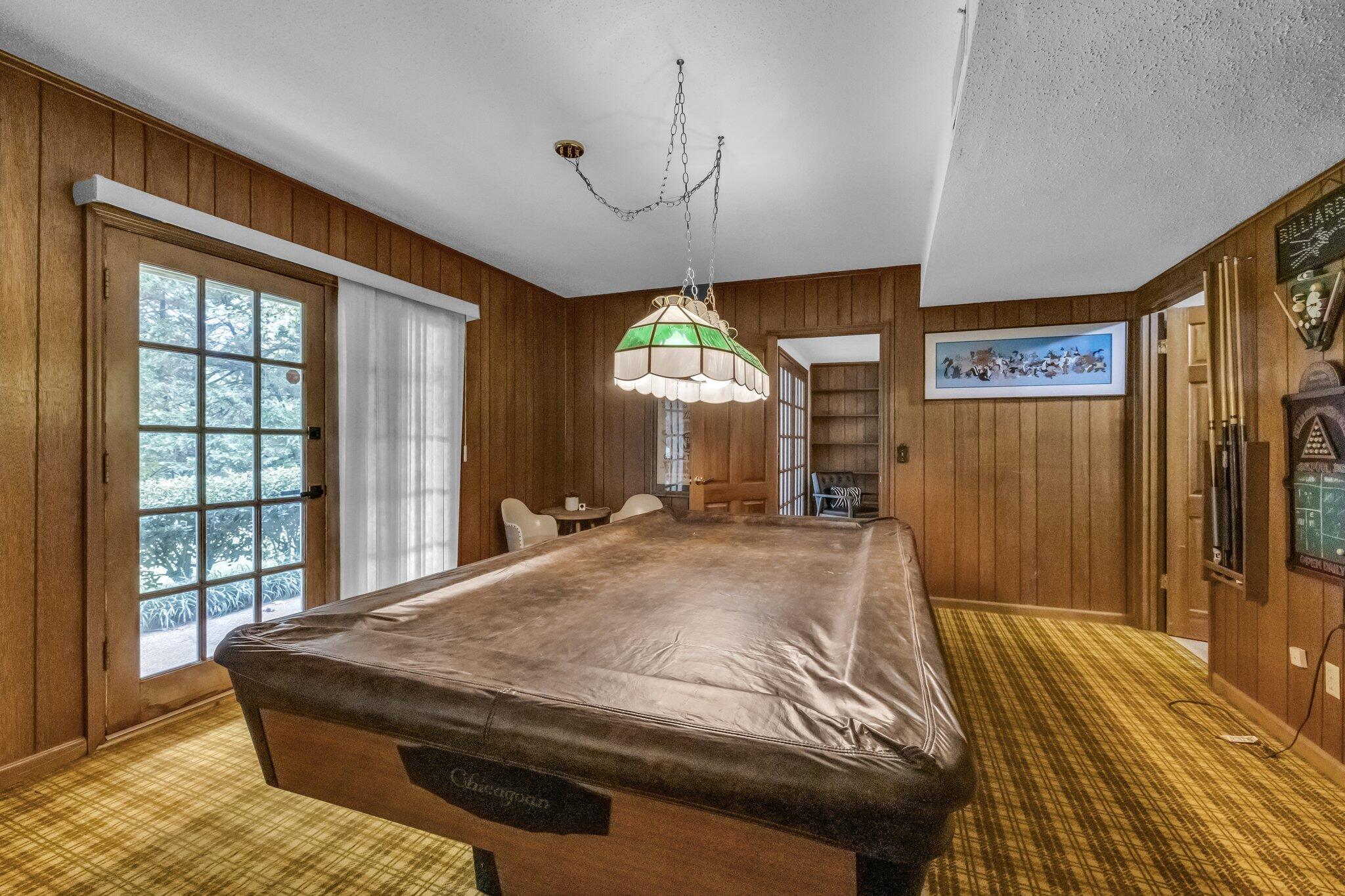 4400 James Lane