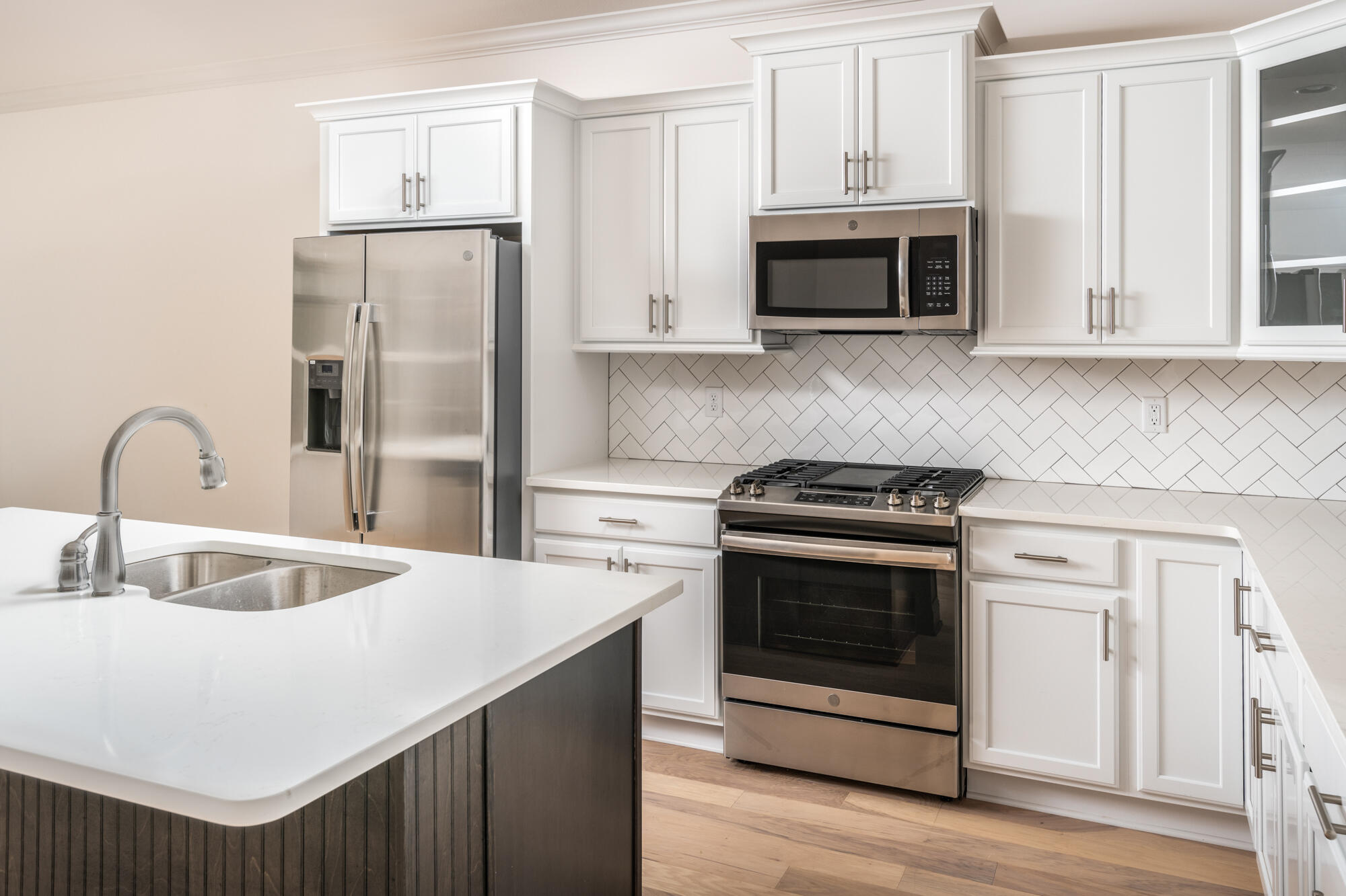 7334 Dividing Way, 77