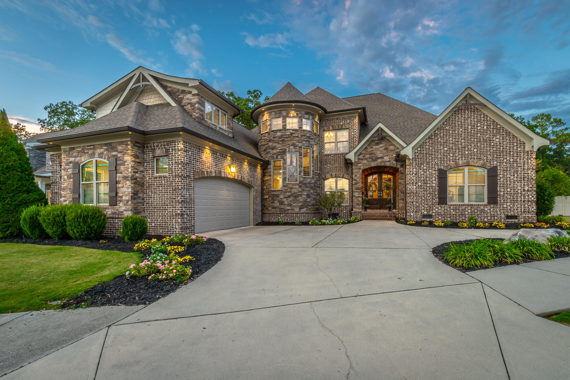 8225 Knotting Wood Way