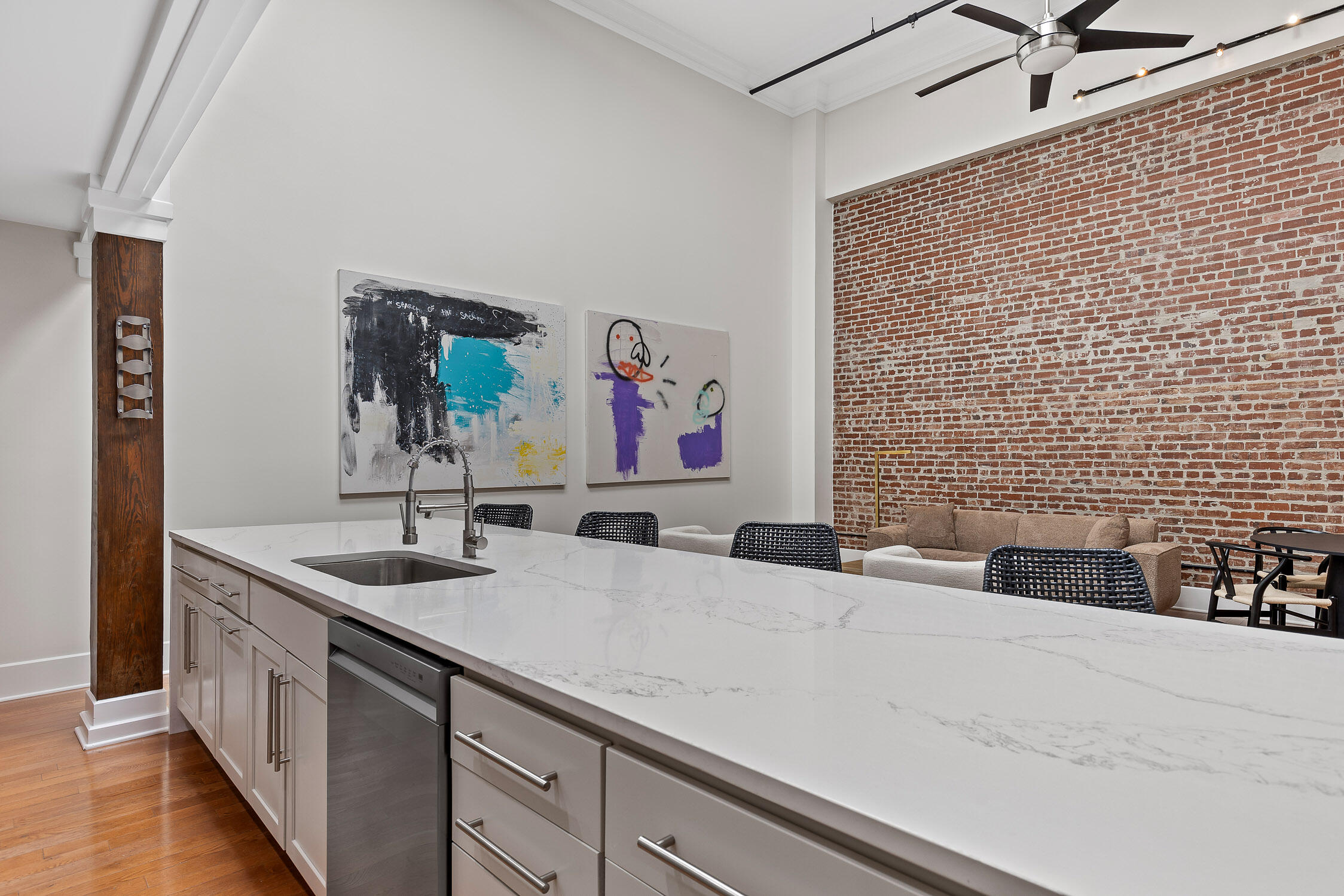 1467 Market Street, 201