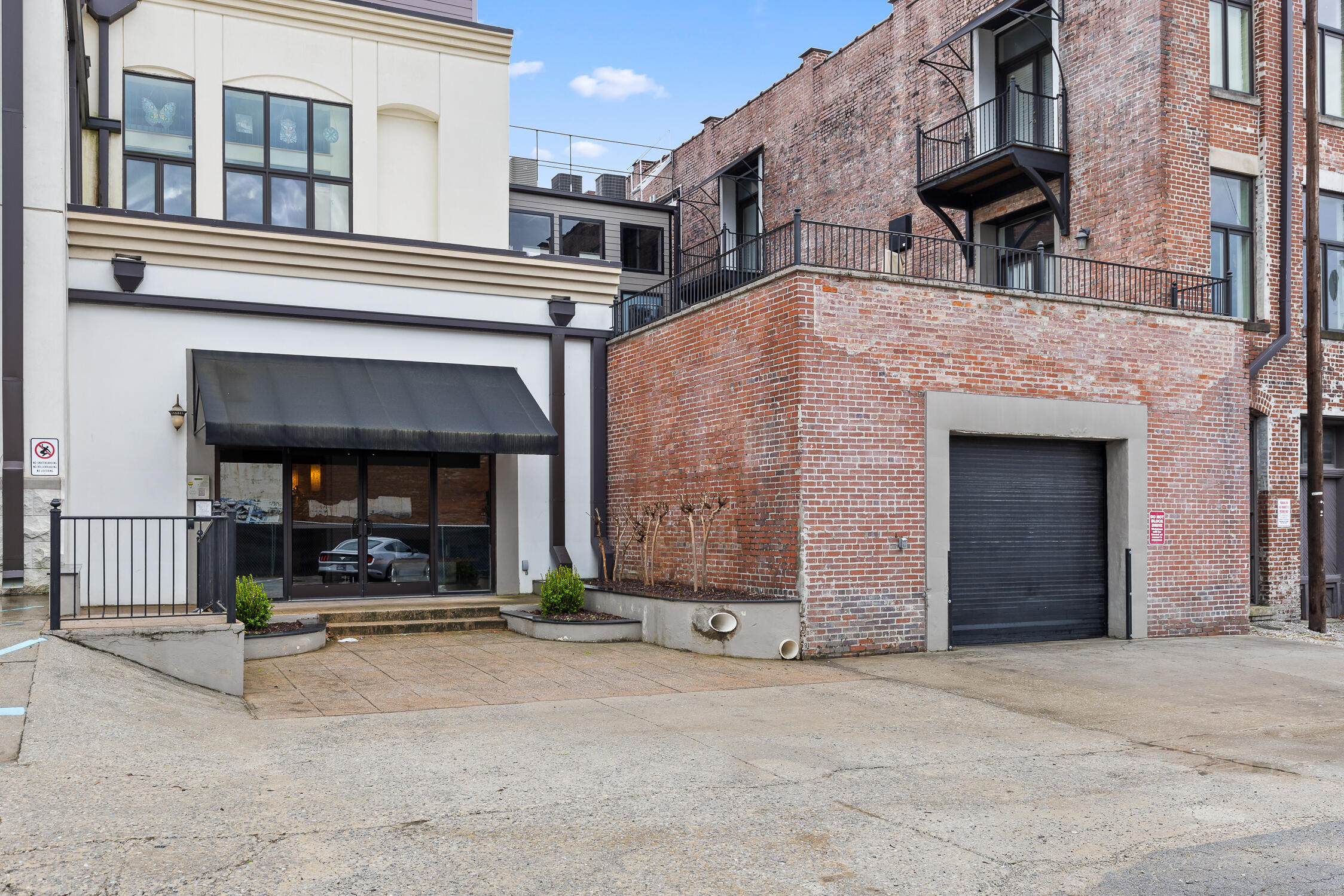 1467 Market Street, 201