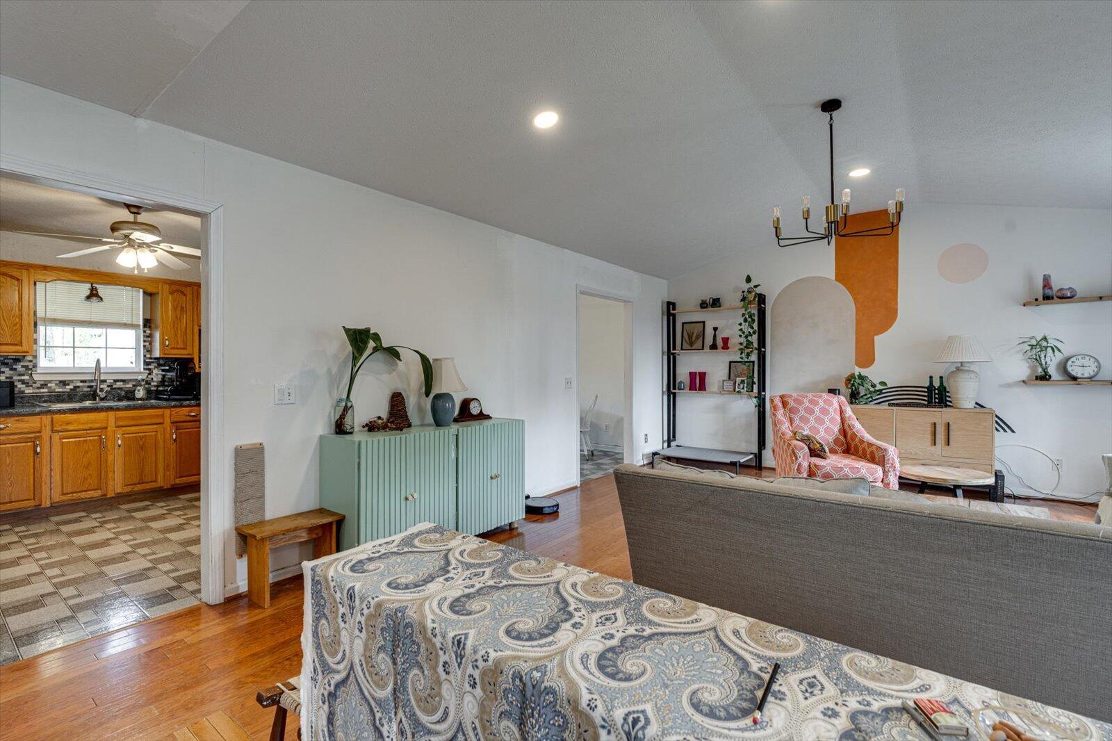 6701 Barclay Lane