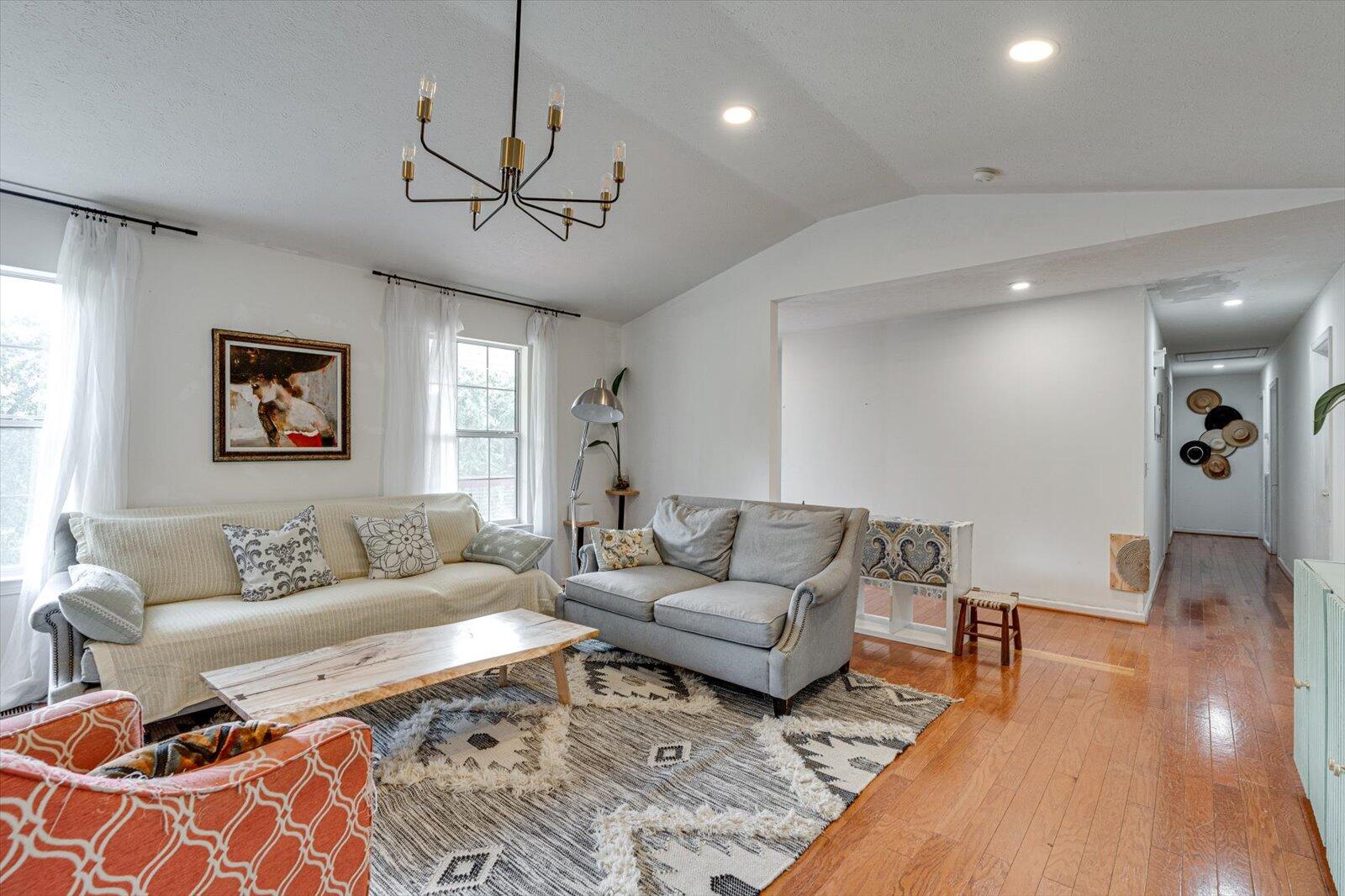 6701 Barclay Lane