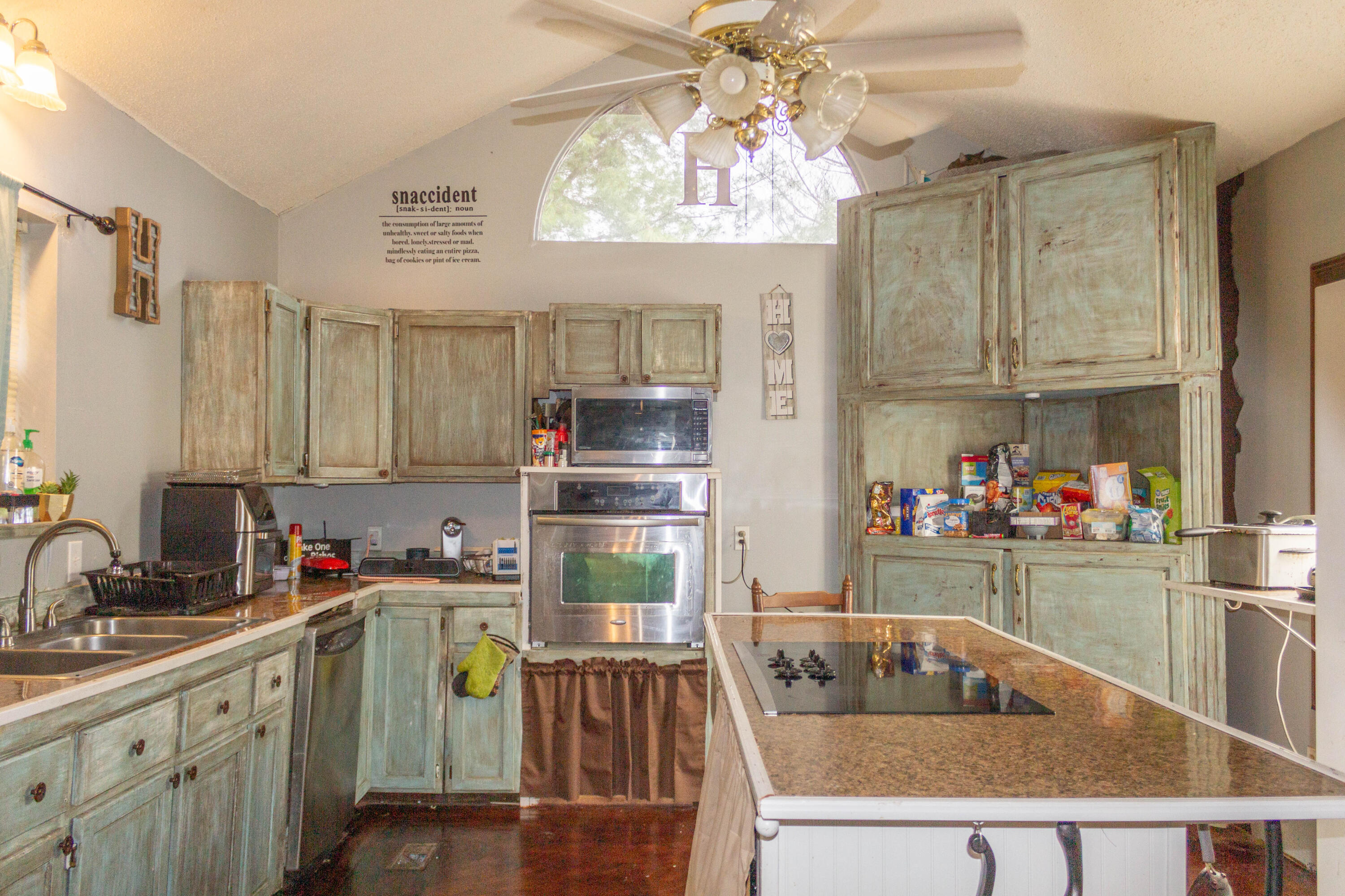 711 N Ridge Estates