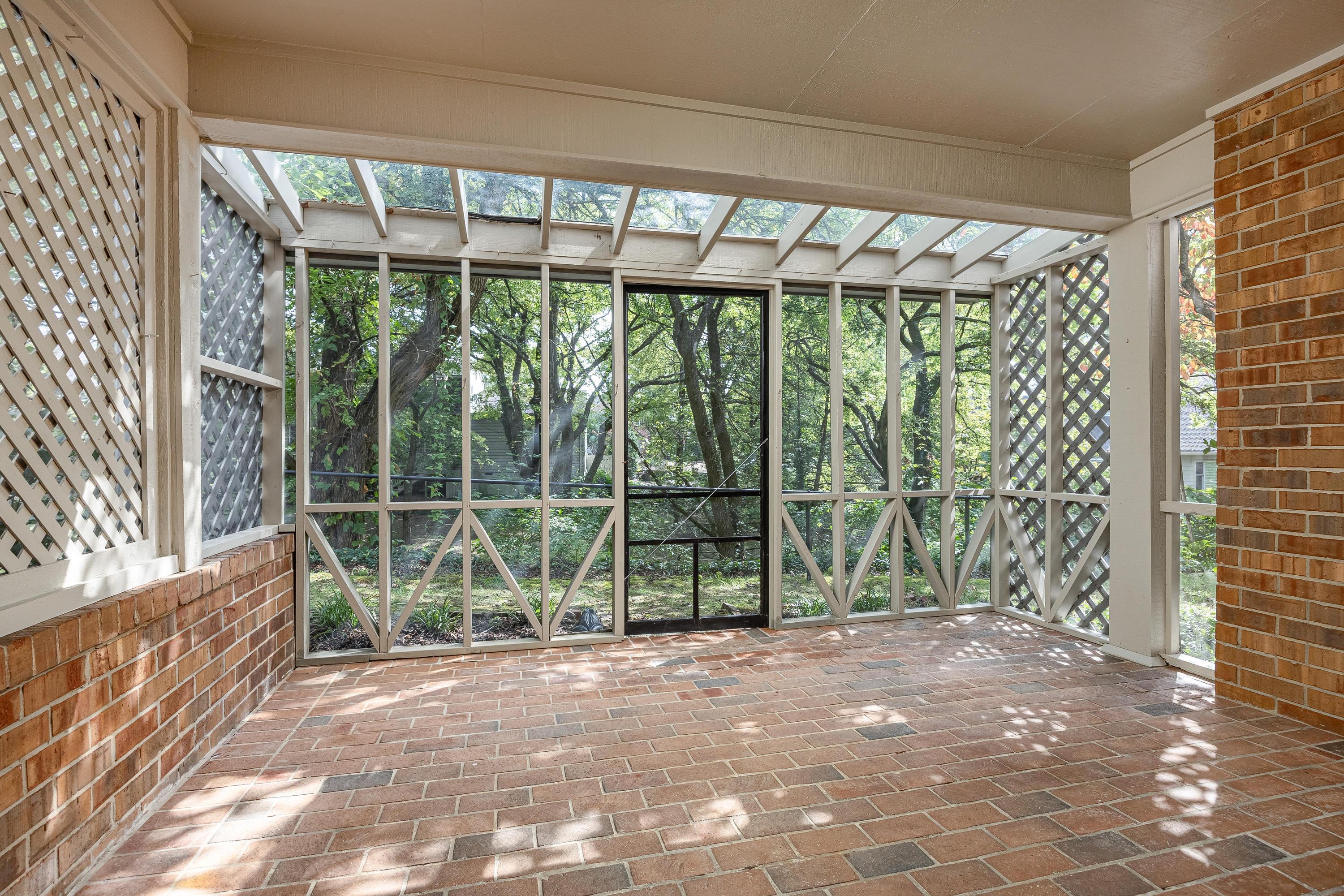 100 Scenic Highway, 48
