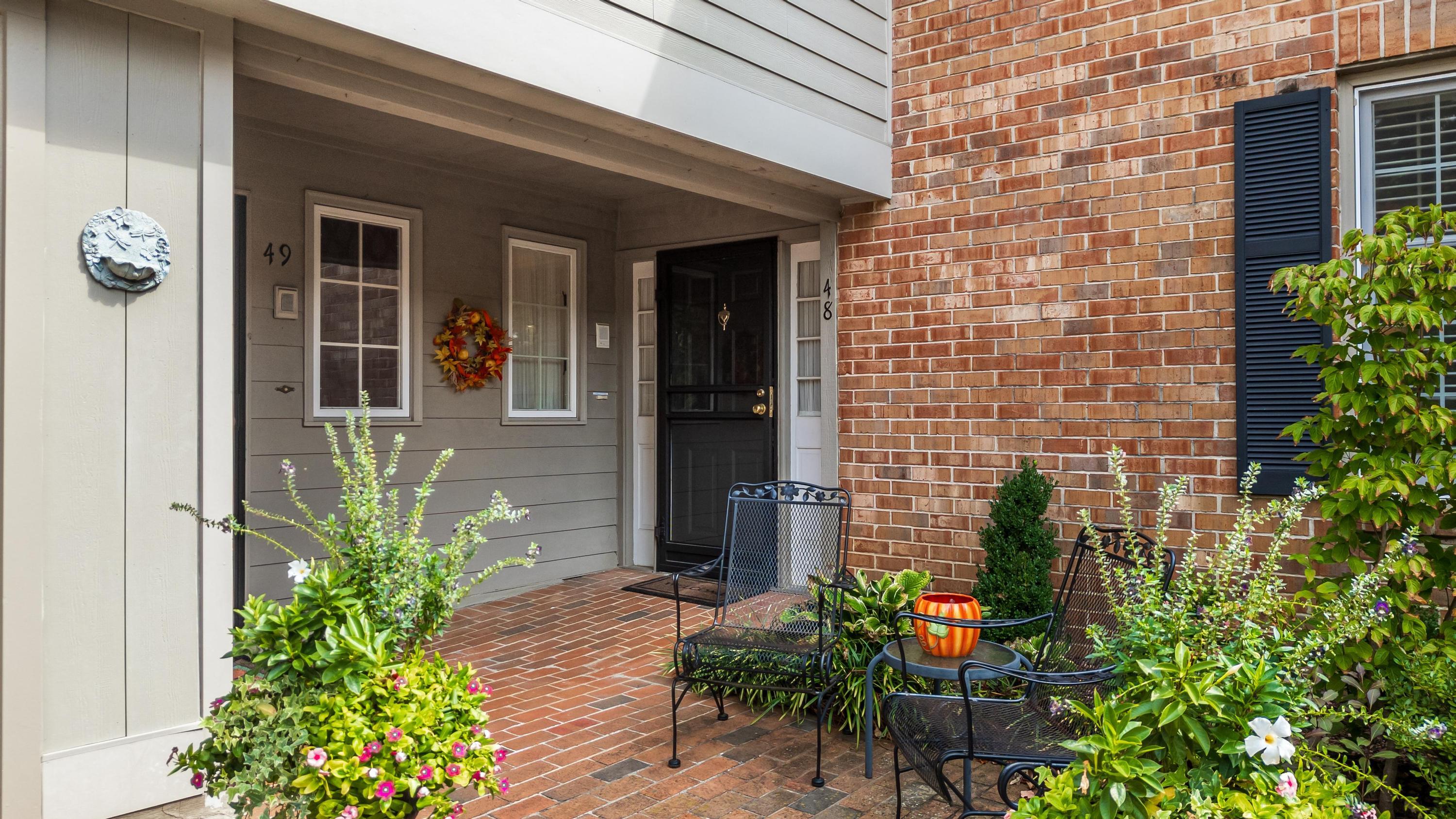100 Scenic Highway, 48