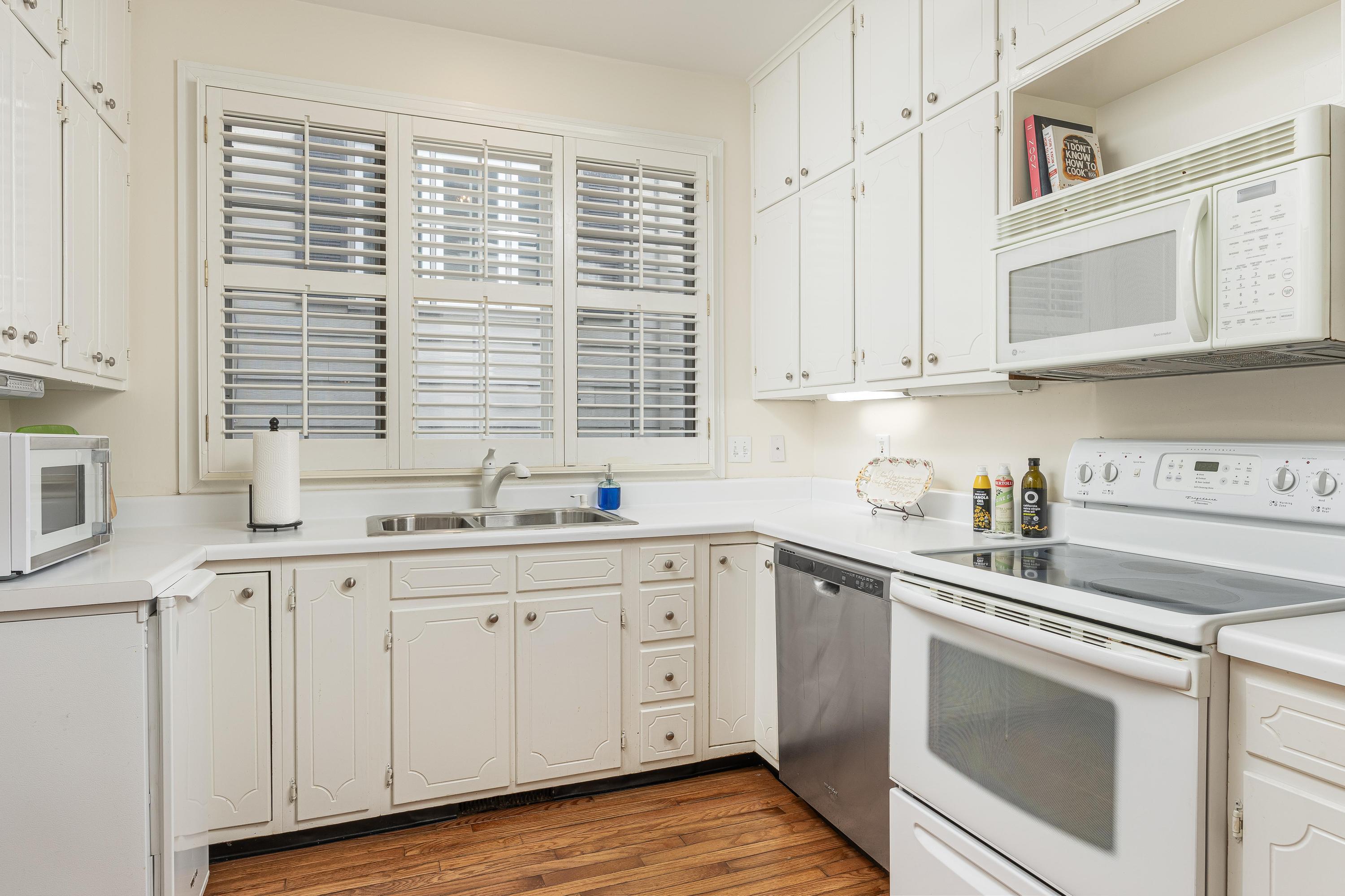 100 Scenic Highway, 48