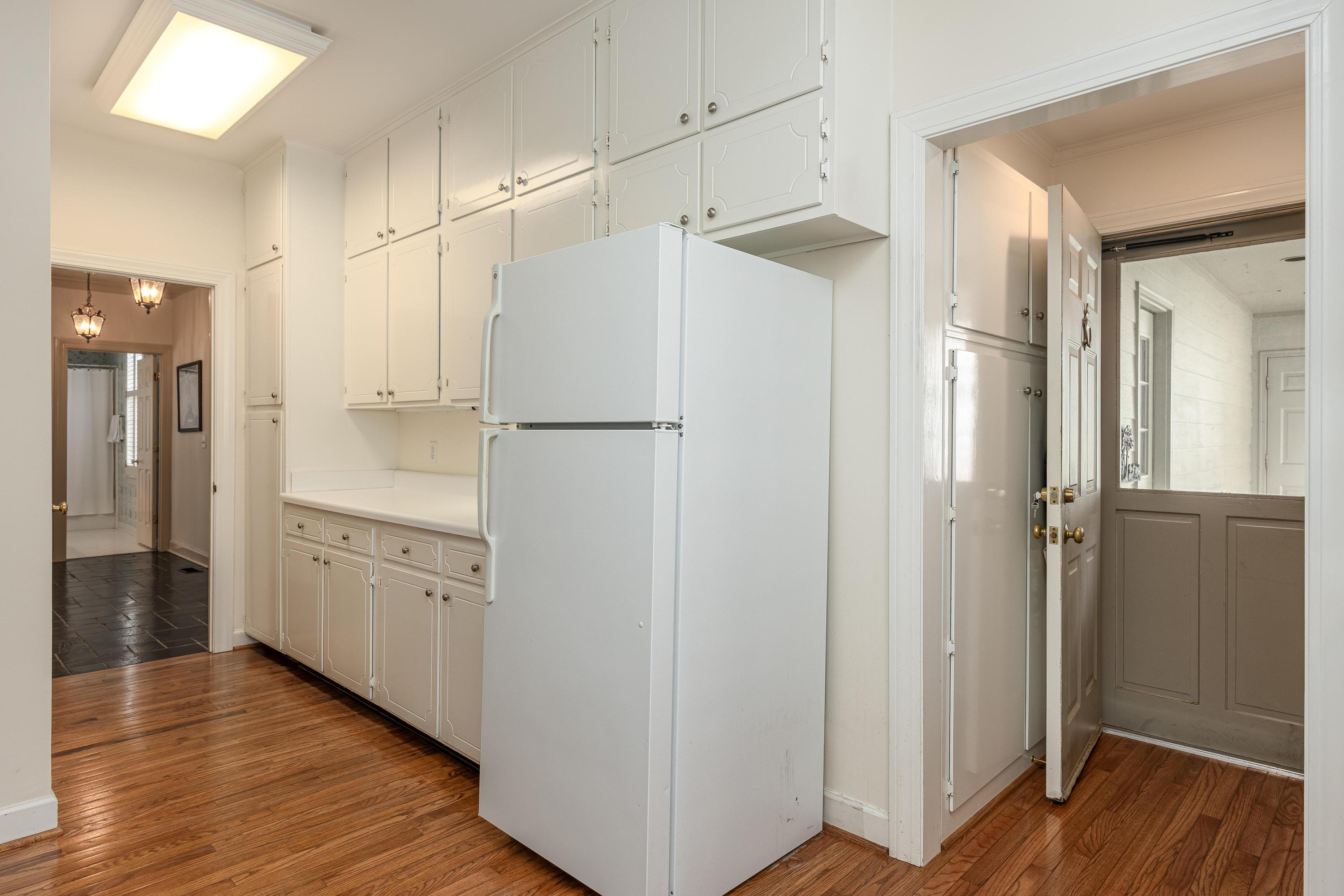 100 Scenic Highway, 48